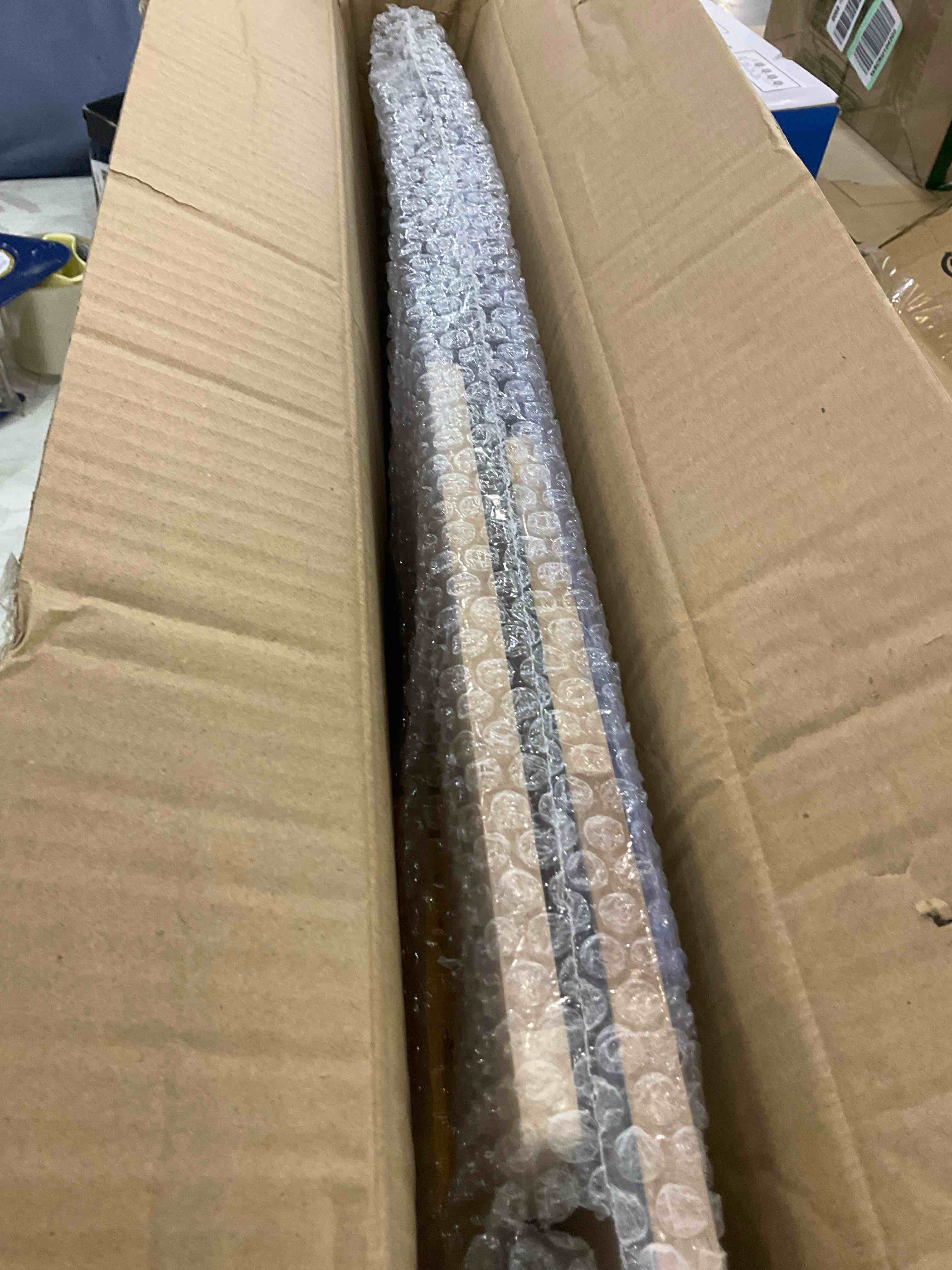 https://s3.amazonaws.com/lotting-images-prod/BargainHunt/EXS01674226_1715777420655.jpeg