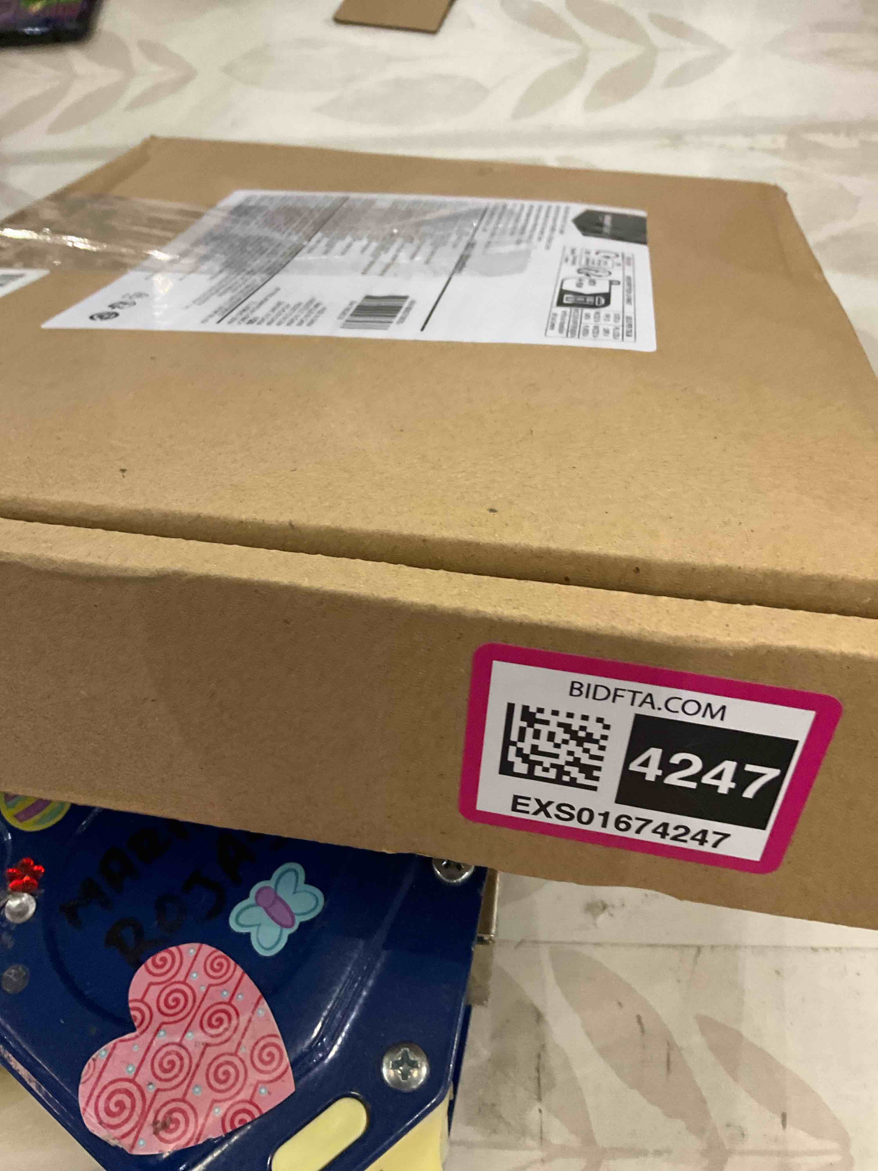 https://s3.amazonaws.com/lotting-images-prod/BargainHunt/EXS01674247_1715781347723.jpeg