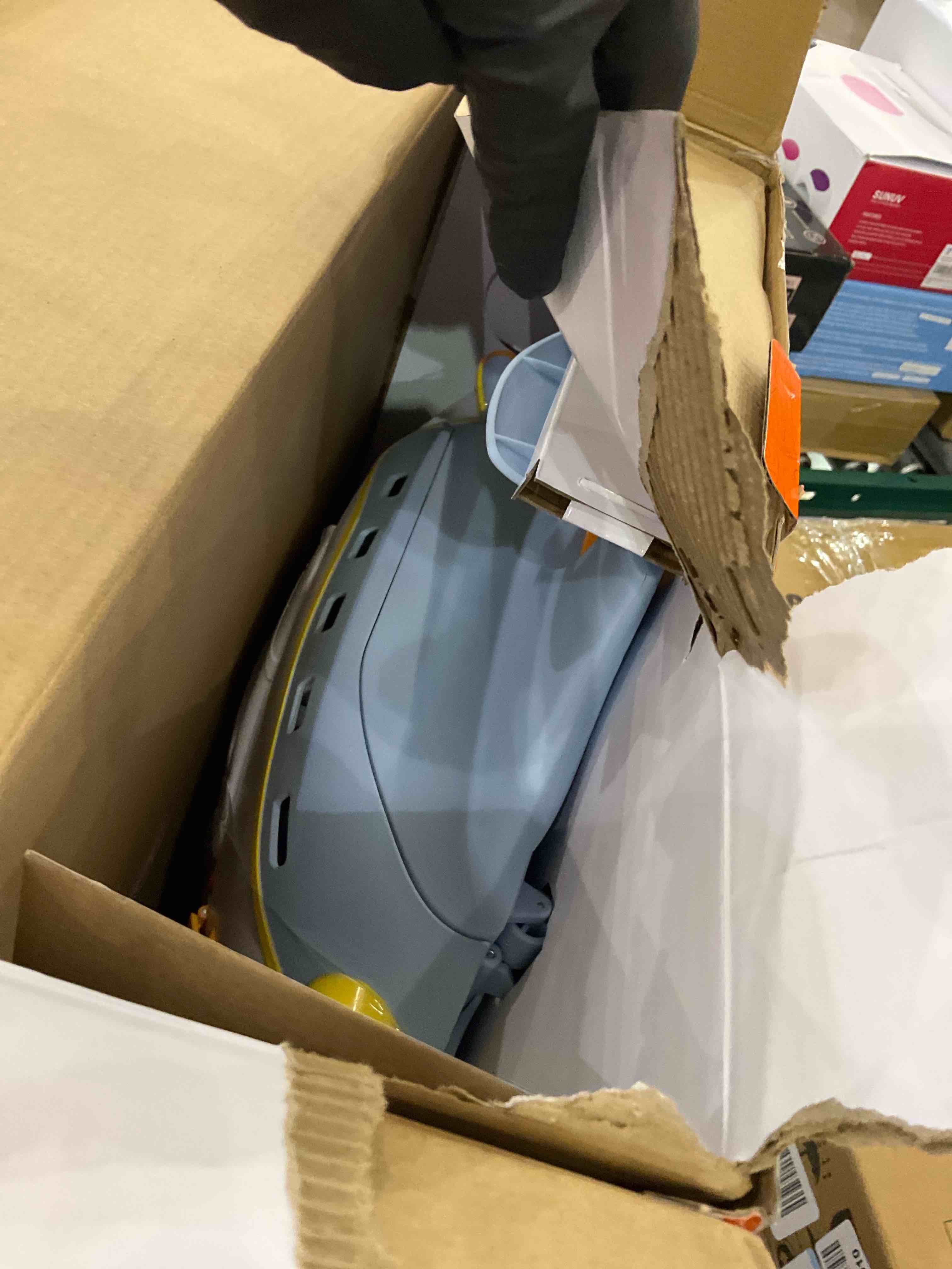 https://s3.amazonaws.com/lotting-images-prod/BargainHunt/EXS01674357_1715794507089.jpeg