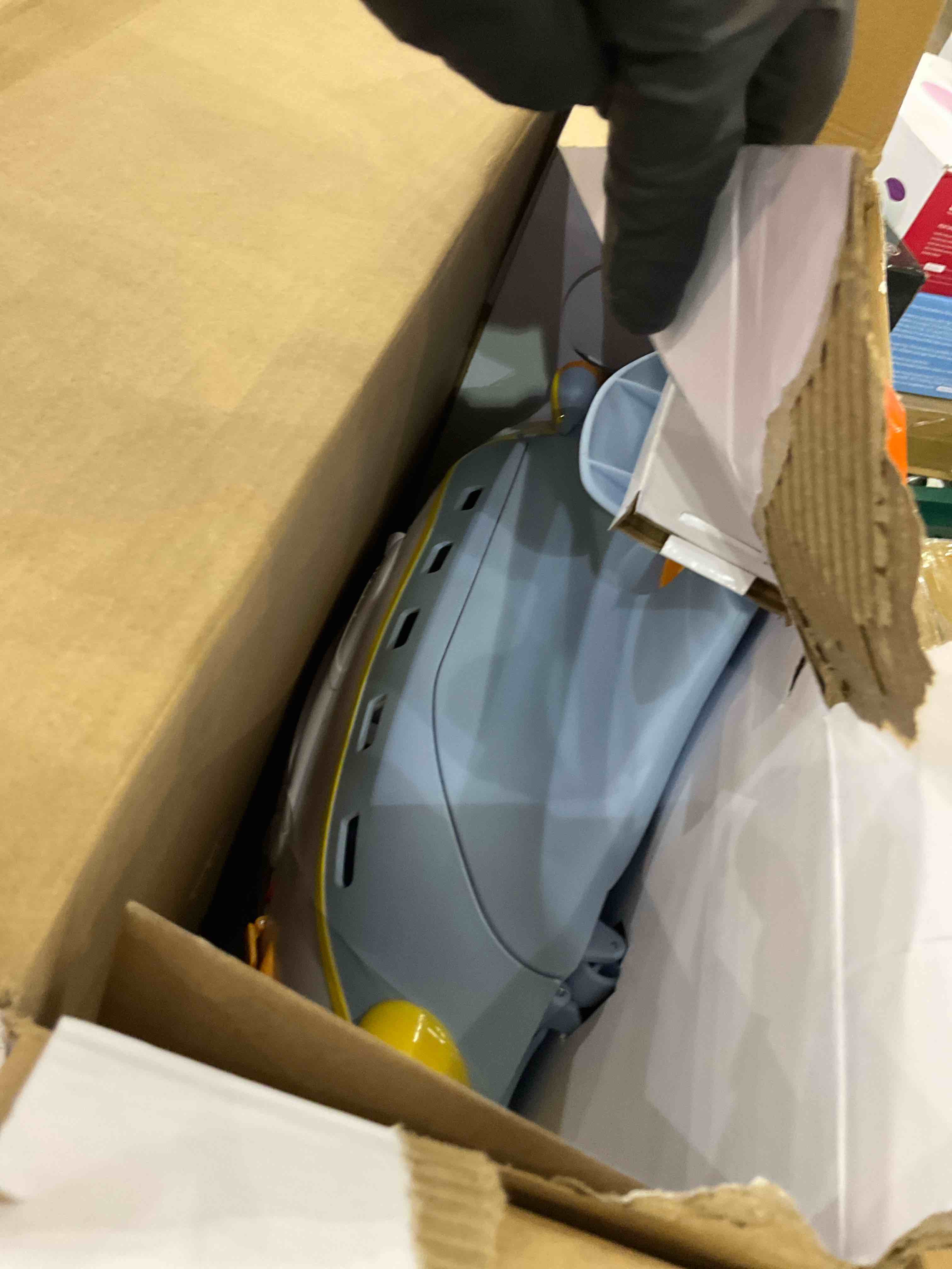 https://s3.amazonaws.com/lotting-images-prod/BargainHunt/EXS01674357_1715794508530.jpeg