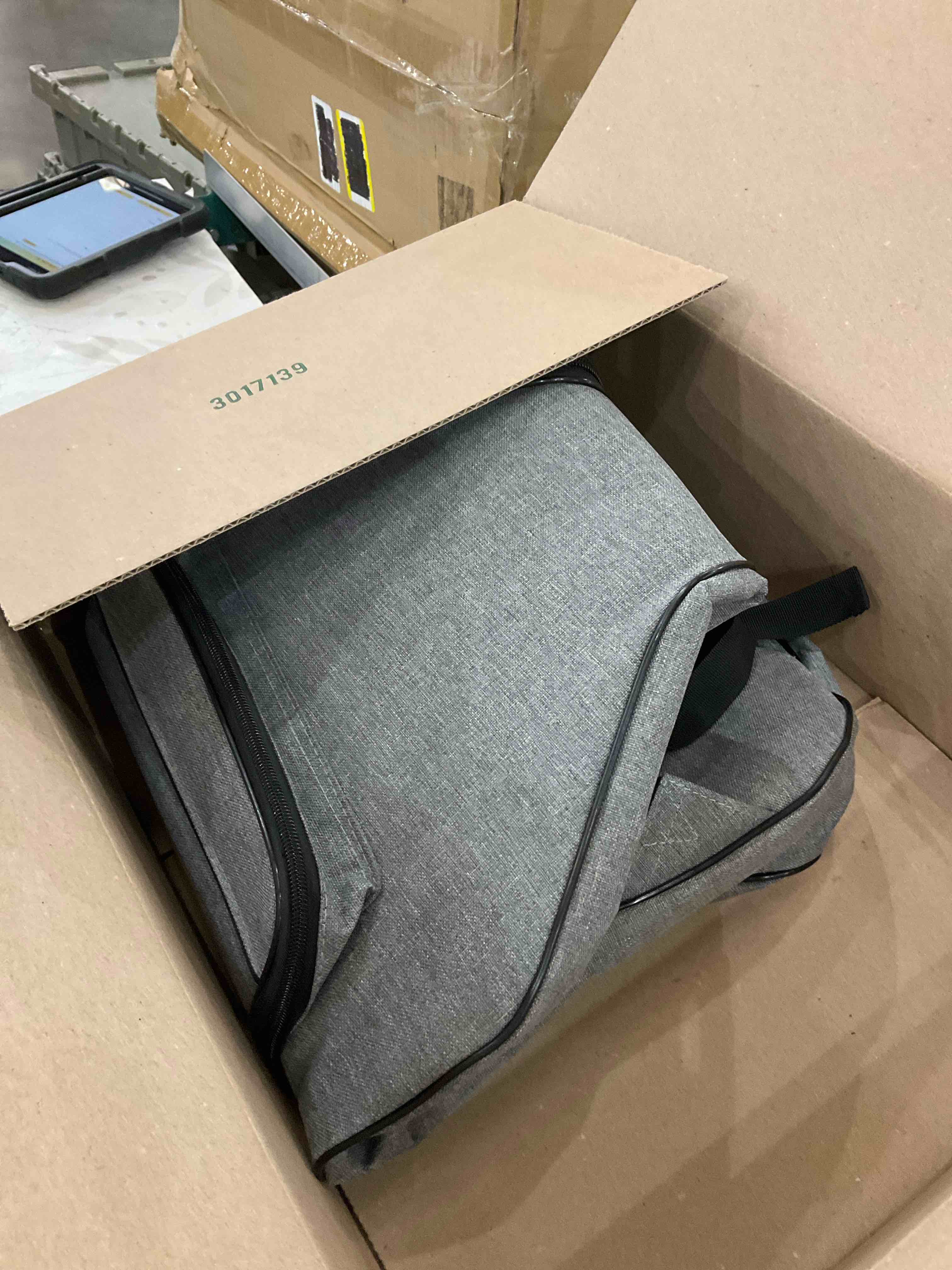 https://s3.amazonaws.com/lotting-images-prod/BargainHunt/EXS01674390_1715800085569.jpeg