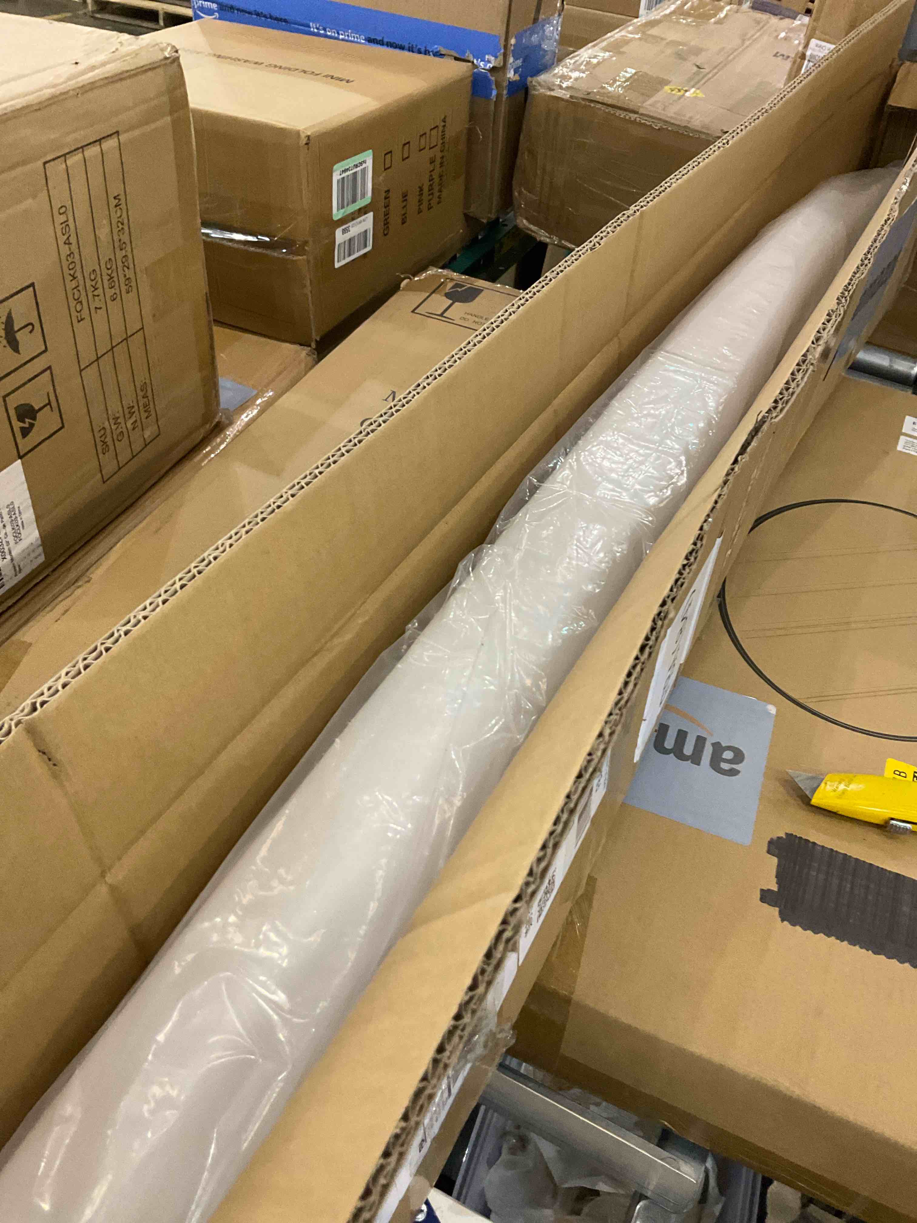 https://s3.amazonaws.com/lotting-images-prod/BargainHunt/EXS01674392_1715800274133.jpeg