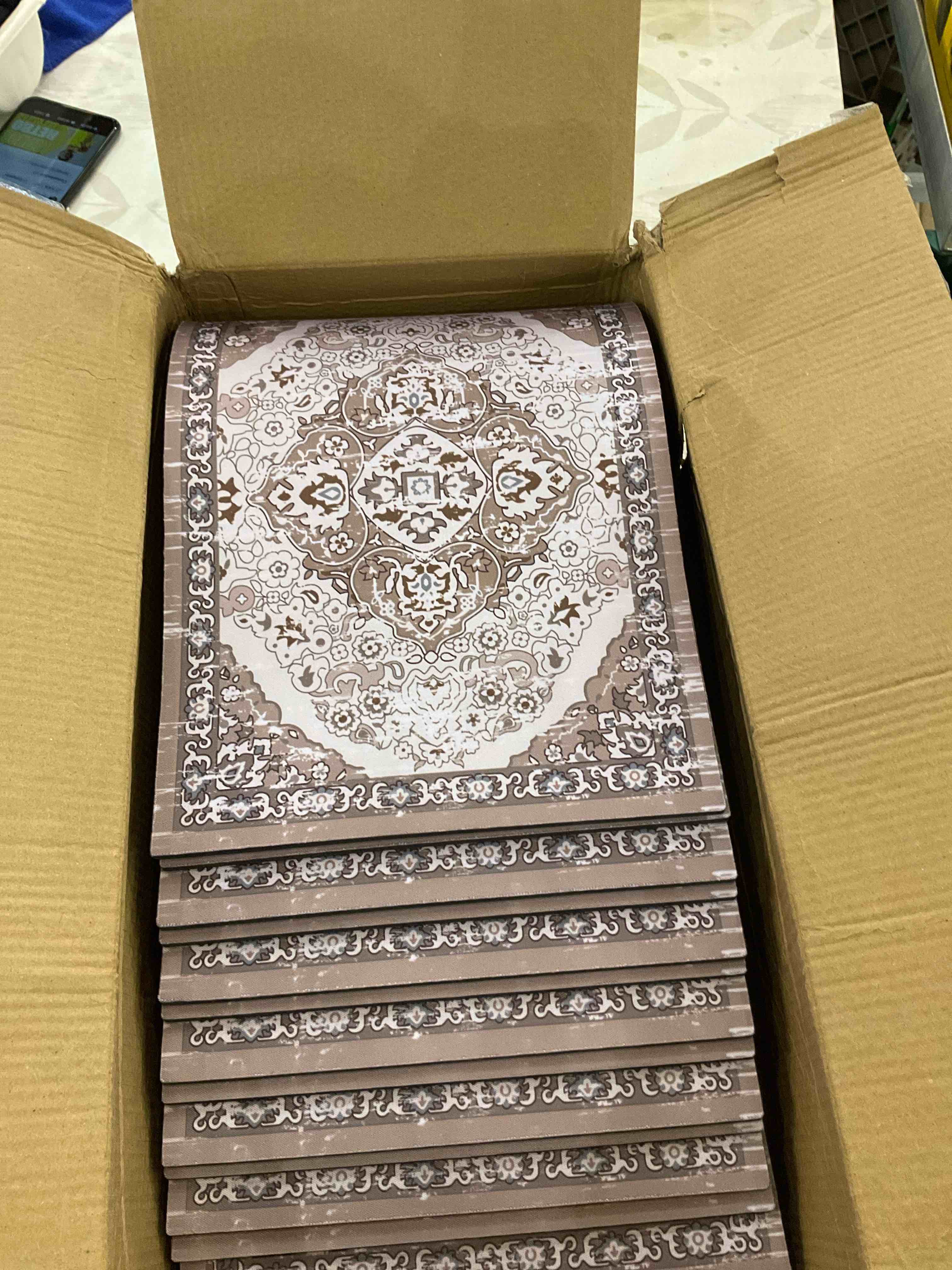 https://s3.amazonaws.com/lotting-images-prod/BargainHunt/EXS01674487_1715869608558.jpeg