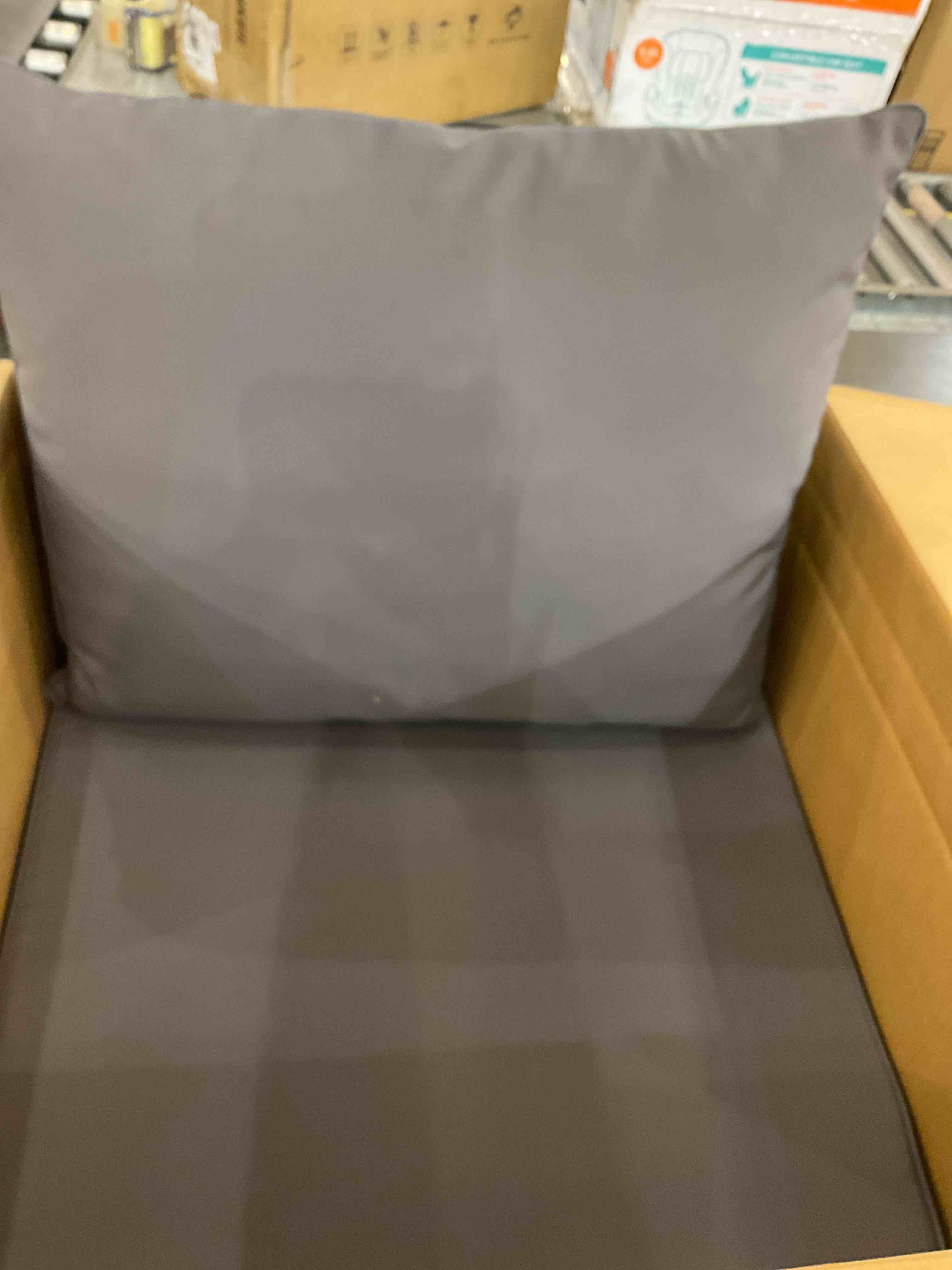 https://s3.amazonaws.com/lotting-images-prod/BargainHunt/EXS01674697_1714150726609.jpeg