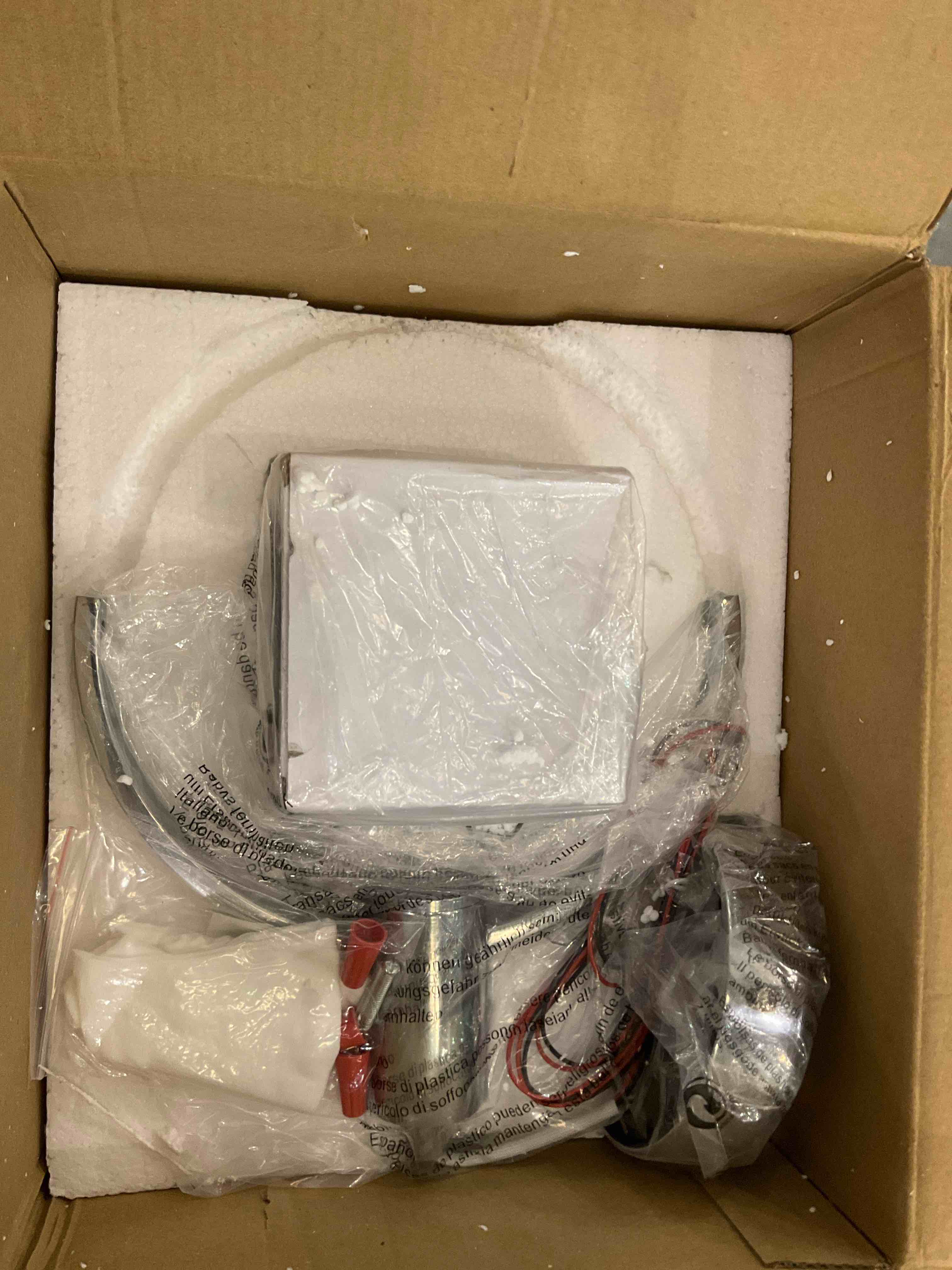 https://s3.amazonaws.com/lotting-images-prod/BargainHunt/EXS01674879_1714483920200.jpeg