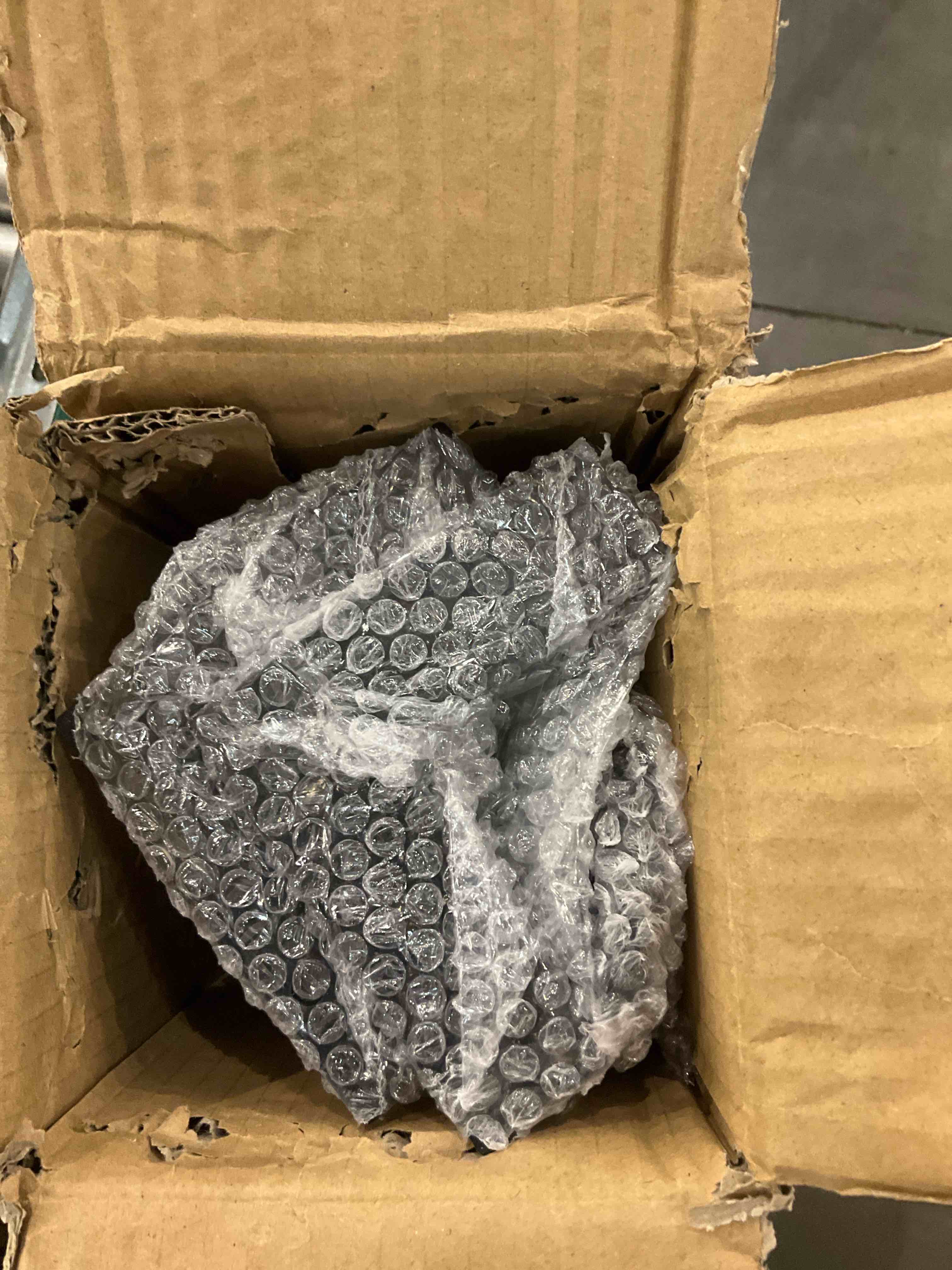 https://s3.amazonaws.com/lotting-images-prod/BargainHunt/EXS01674924_1714490533960.jpeg