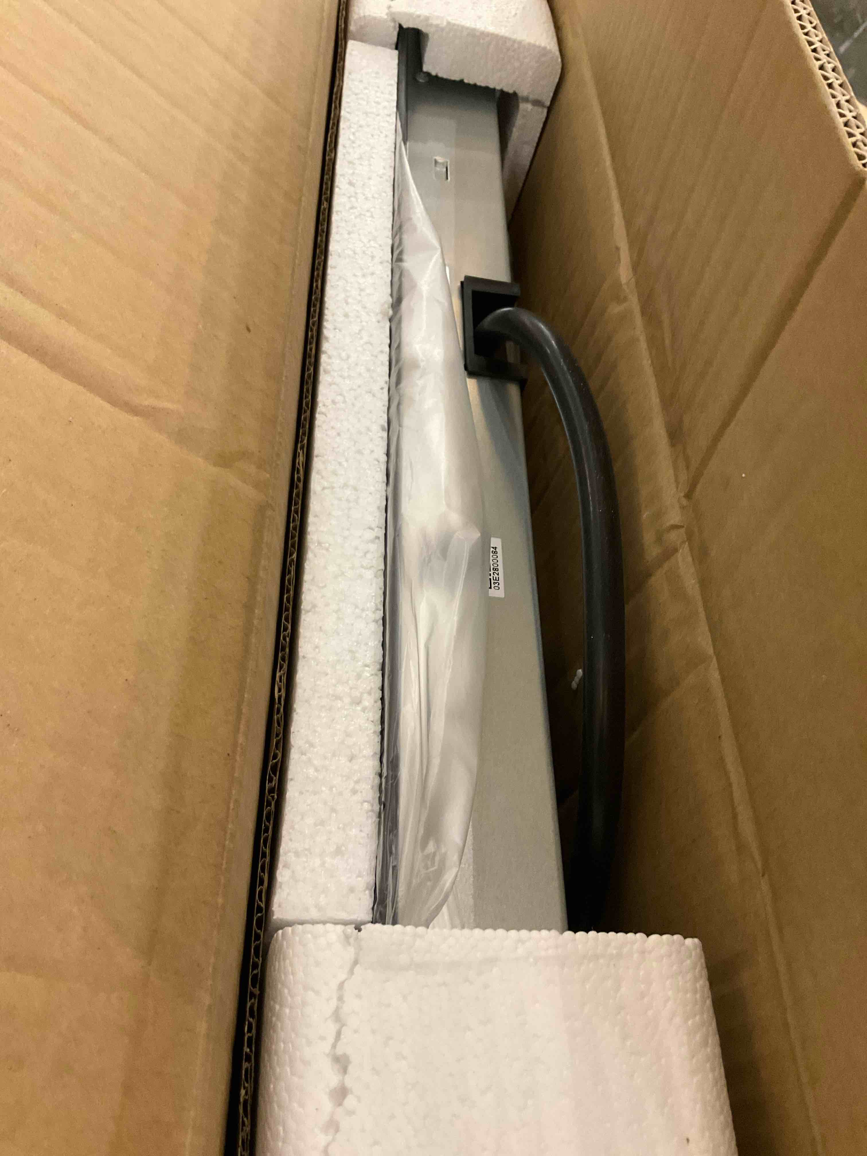 https://s3.amazonaws.com/lotting-images-prod/BargainHunt/EXS01674936_1714495025463.jpeg