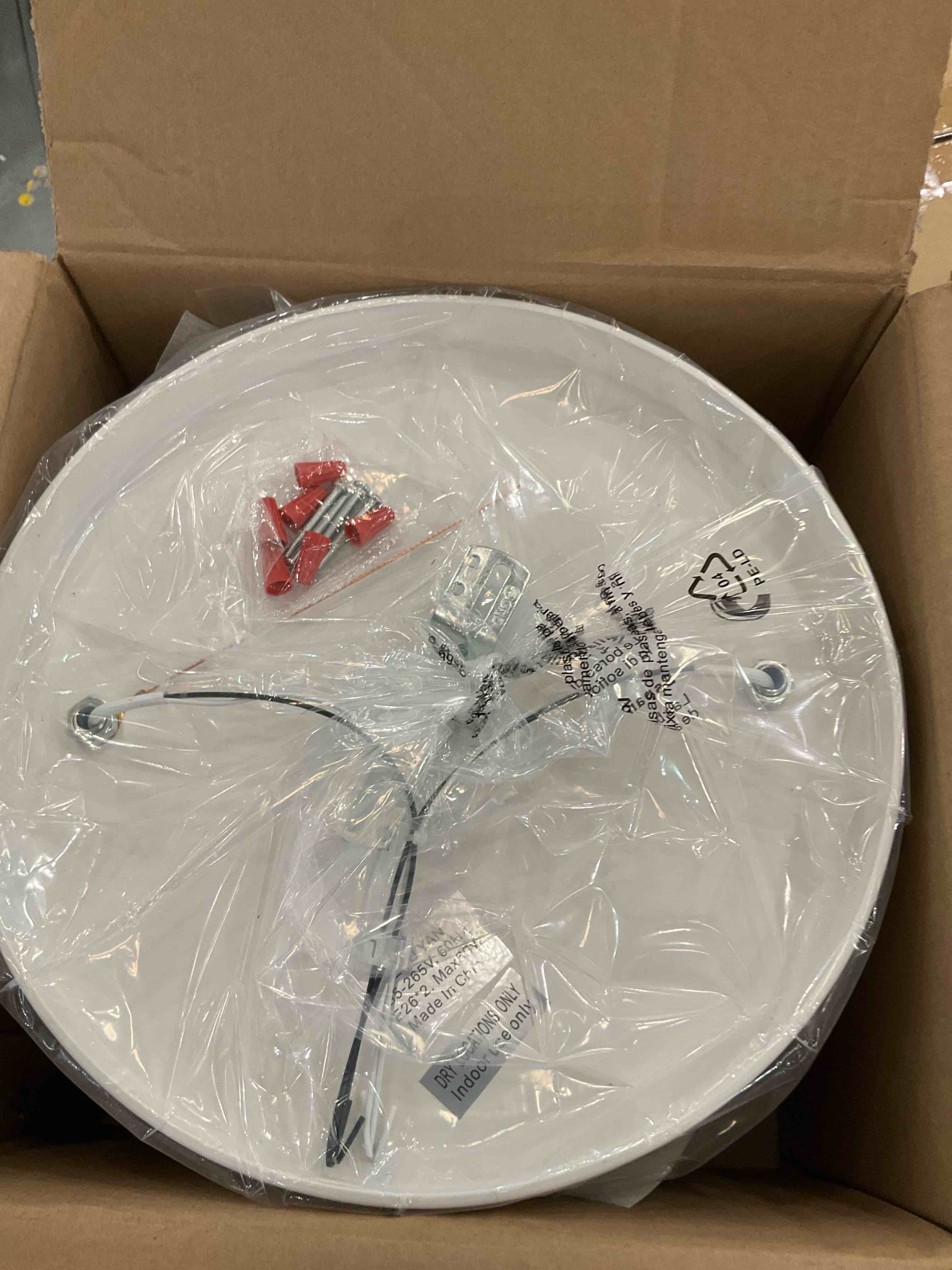 https://s3.amazonaws.com/lotting-images-prod/BargainHunt/EXS01674944_1714496151848.jpeg
