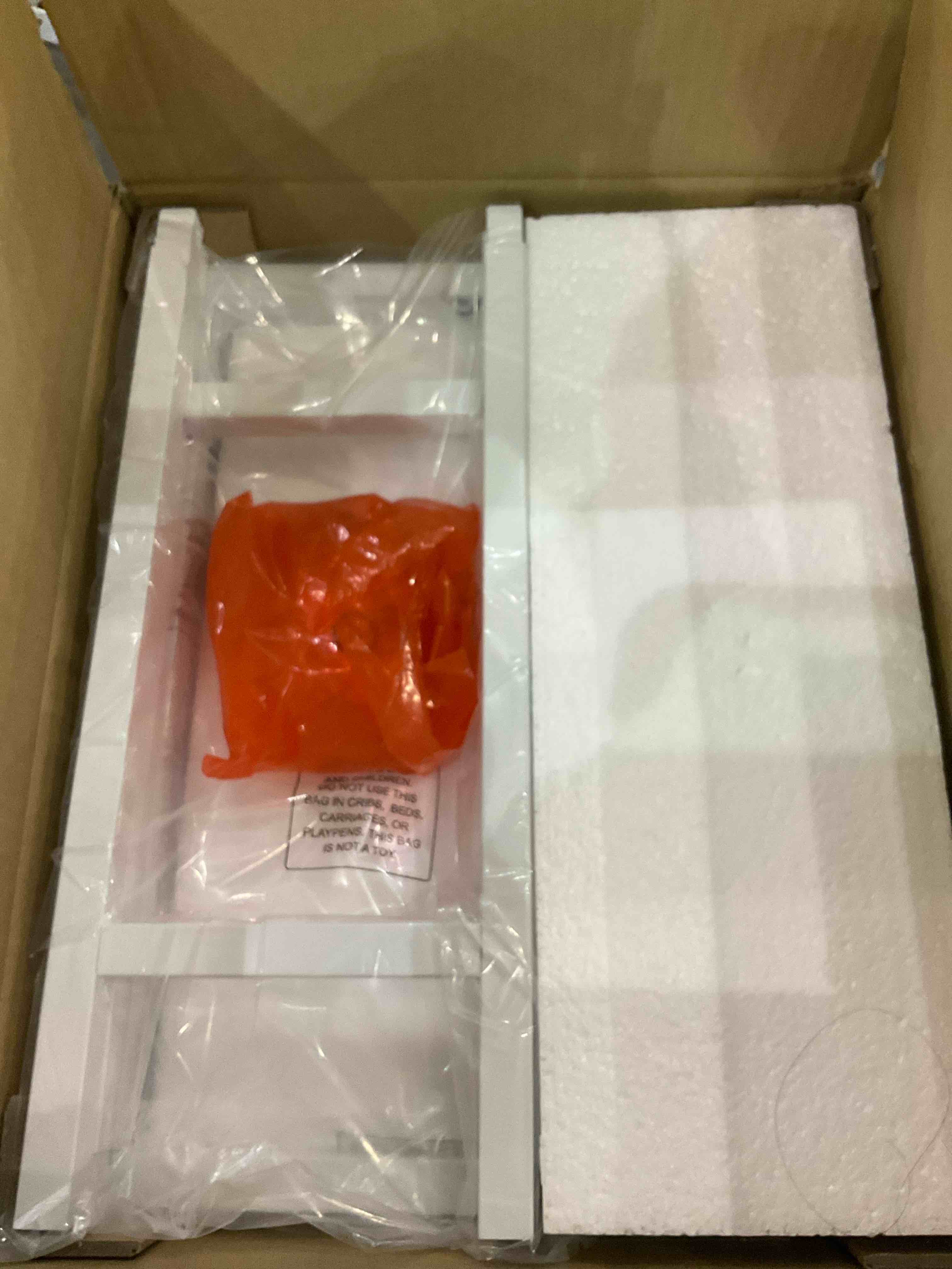 https://s3.amazonaws.com/lotting-images-prod/BargainHunt/EXS01675092_1713871519381.jpeg