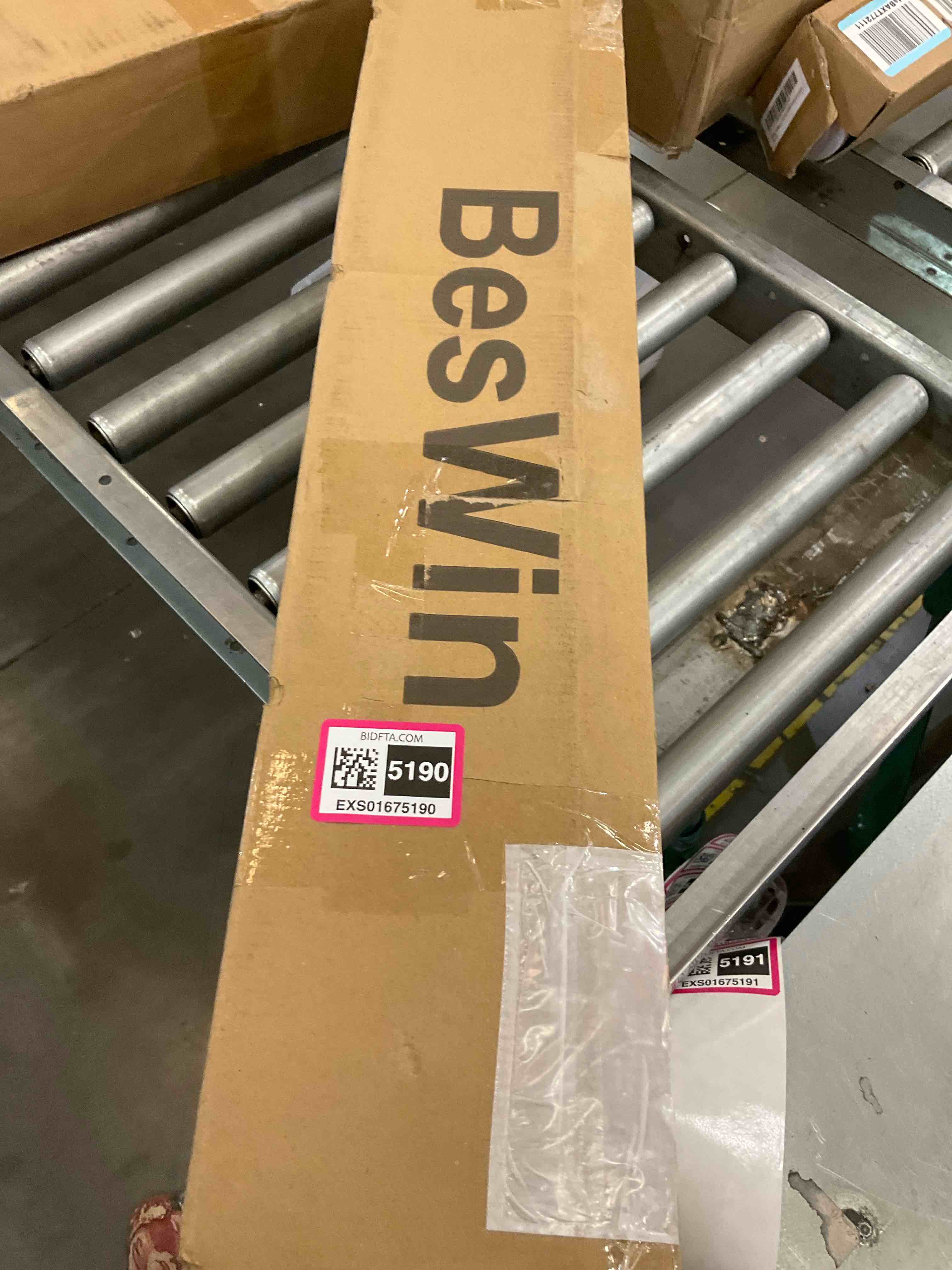 https://s3.amazonaws.com/lotting-images-prod/BargainHunt/EXS01675190_1713885805439.jpeg