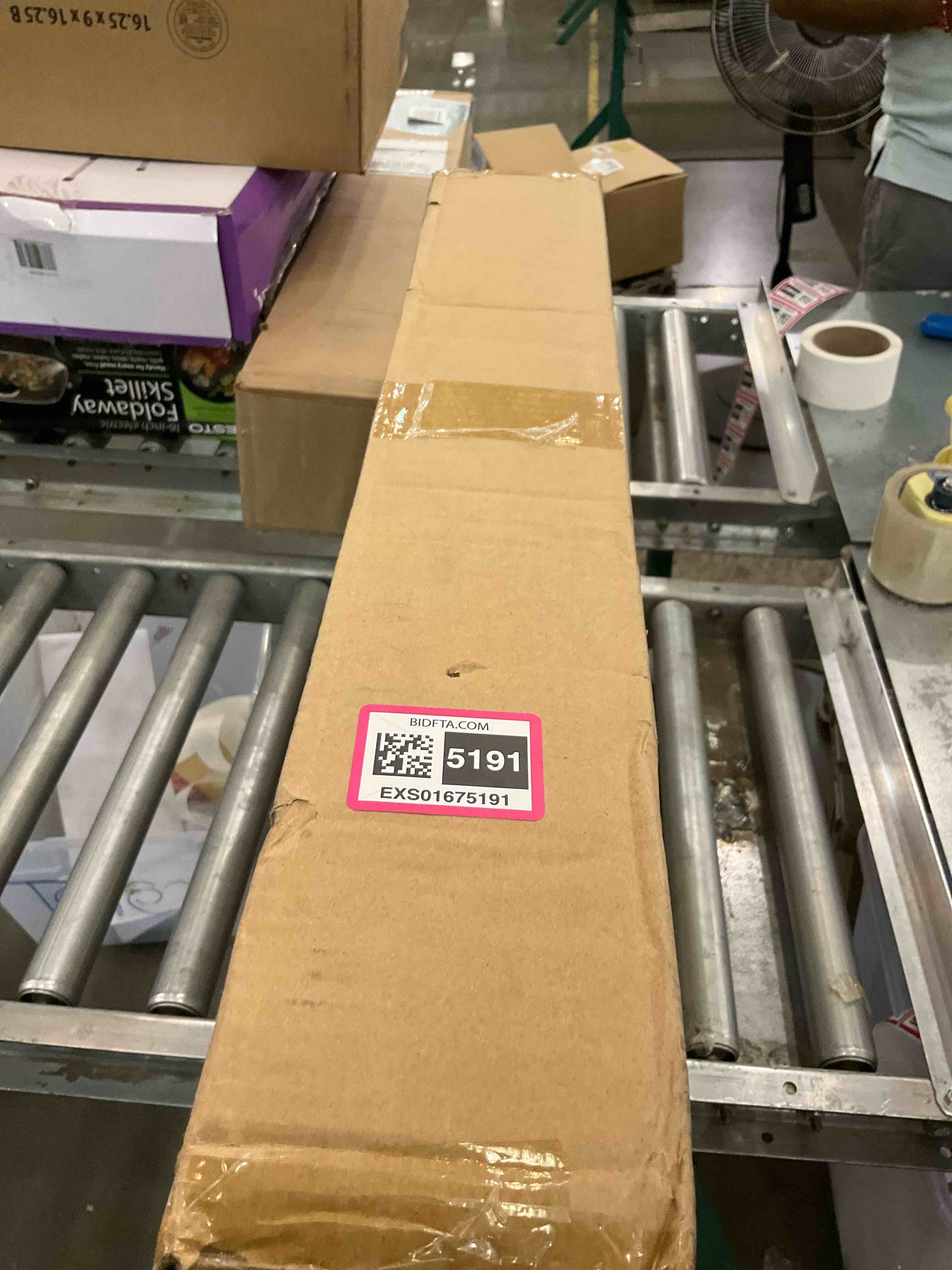 https://s3.amazonaws.com/lotting-images-prod/BargainHunt/EXS01675191_1713885910225.jpeg