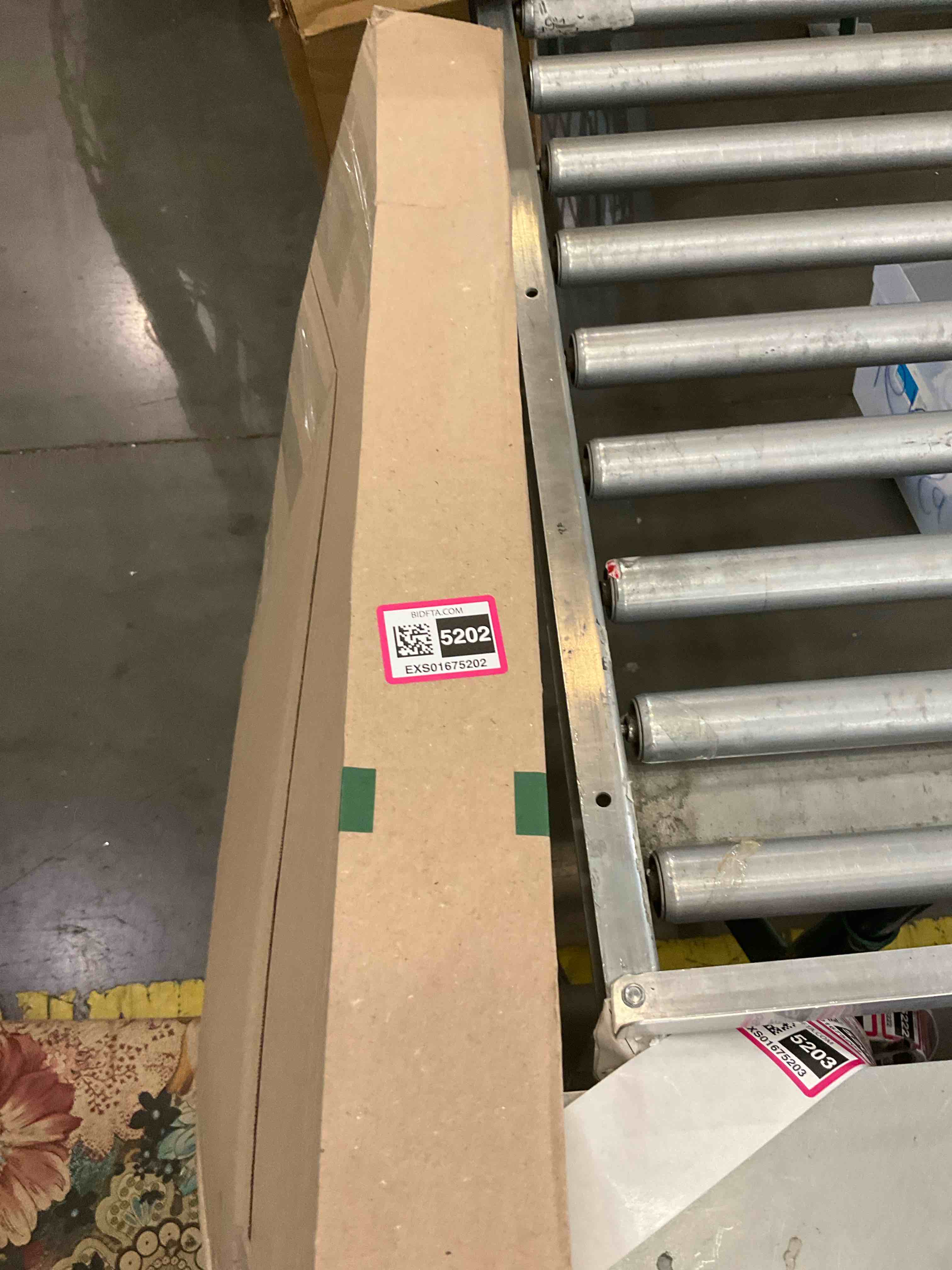 https://s3.amazonaws.com/lotting-images-prod/BargainHunt/EXS01675202_1713887527856.jpeg