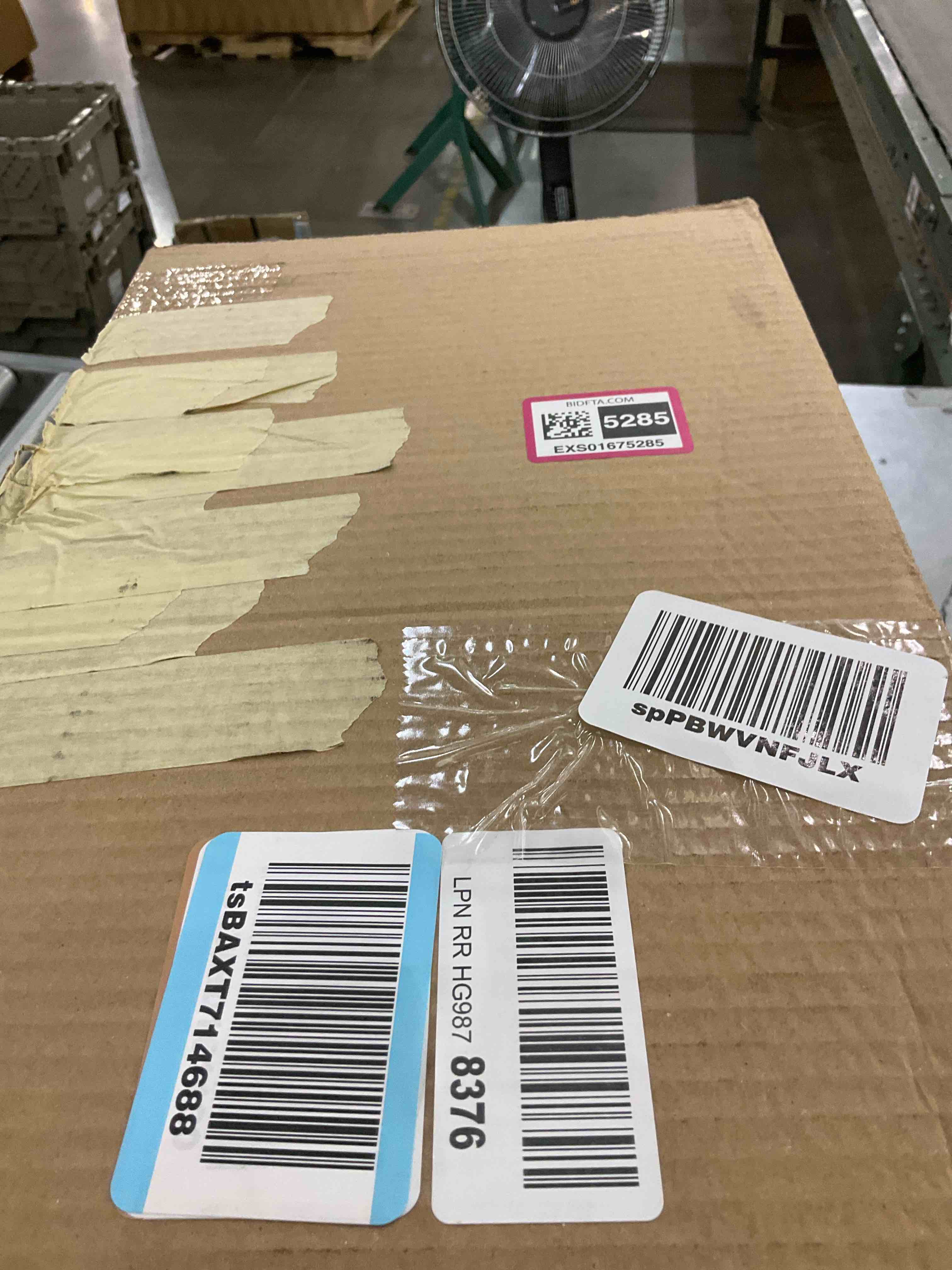 https://s3.amazonaws.com/lotting-images-prod/BargainHunt/EXS01675285_1713960409788.jpeg