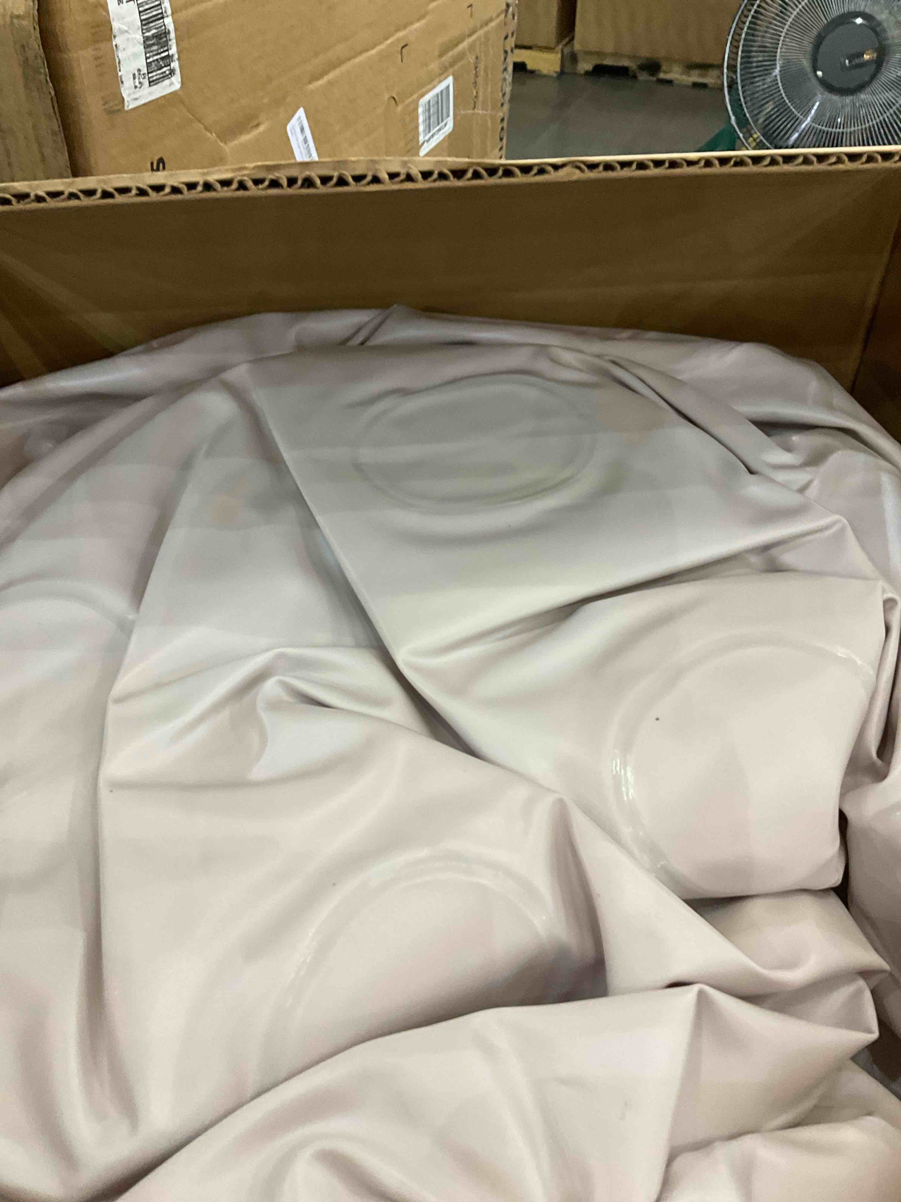 https://s3.amazonaws.com/lotting-images-prod/BargainHunt/EXS01675382_1713971938674.jpeg
