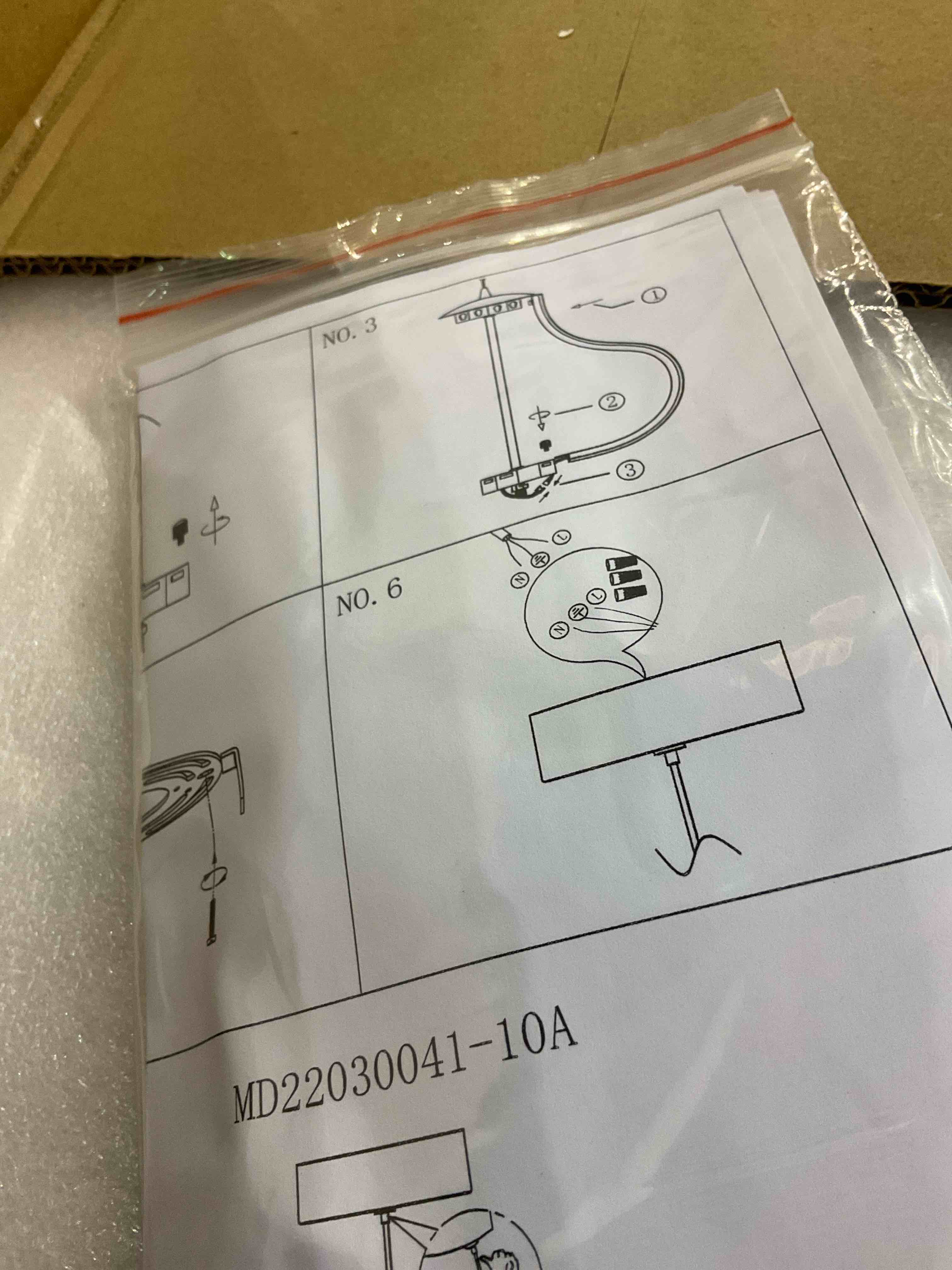 https://s3.amazonaws.com/lotting-images-prod/BargainHunt/EXS01675582_1713552926580.jpeg