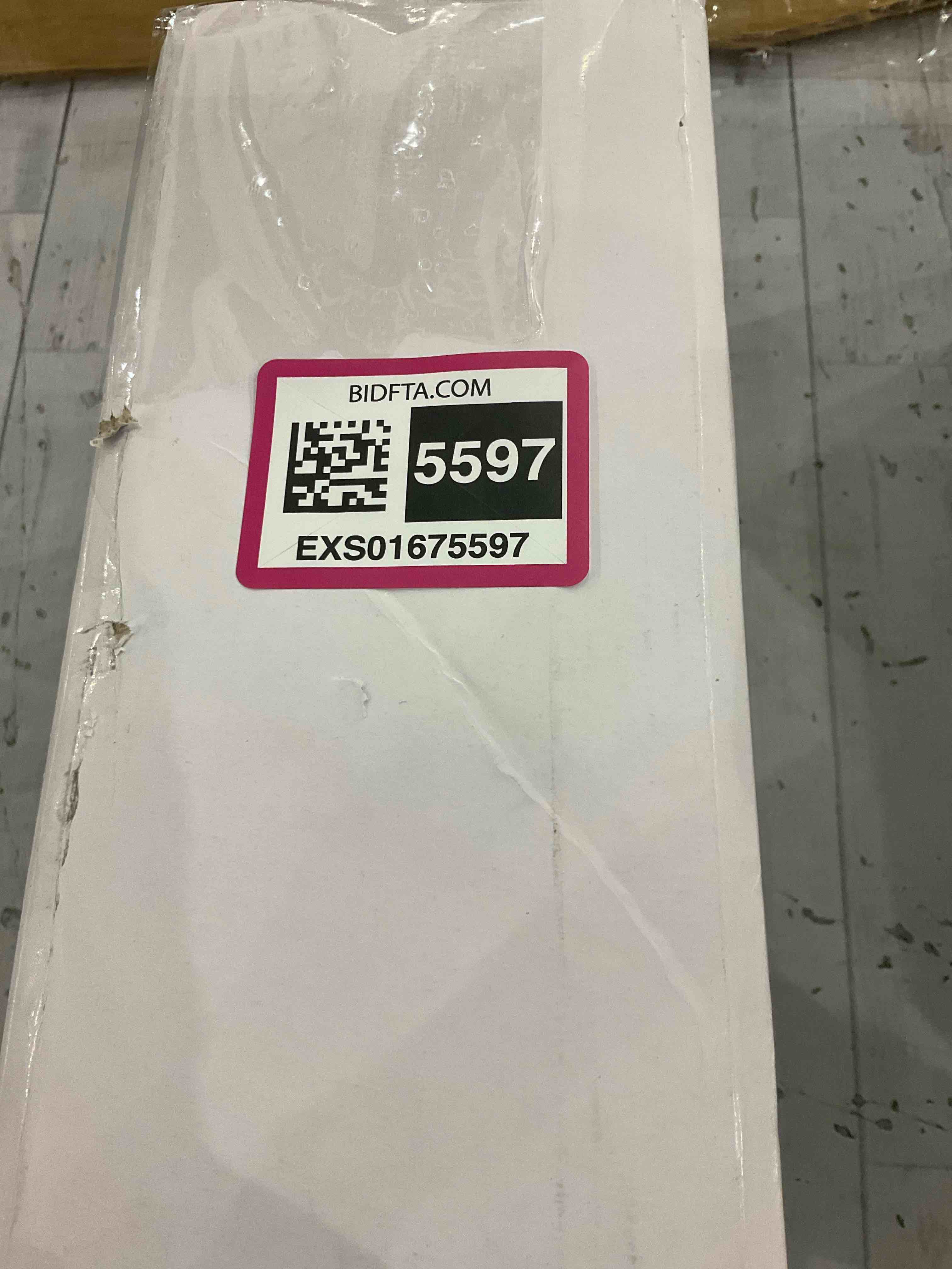 https://s3.amazonaws.com/lotting-images-prod/BargainHunt/EXS01675597_1713784704376.jpeg