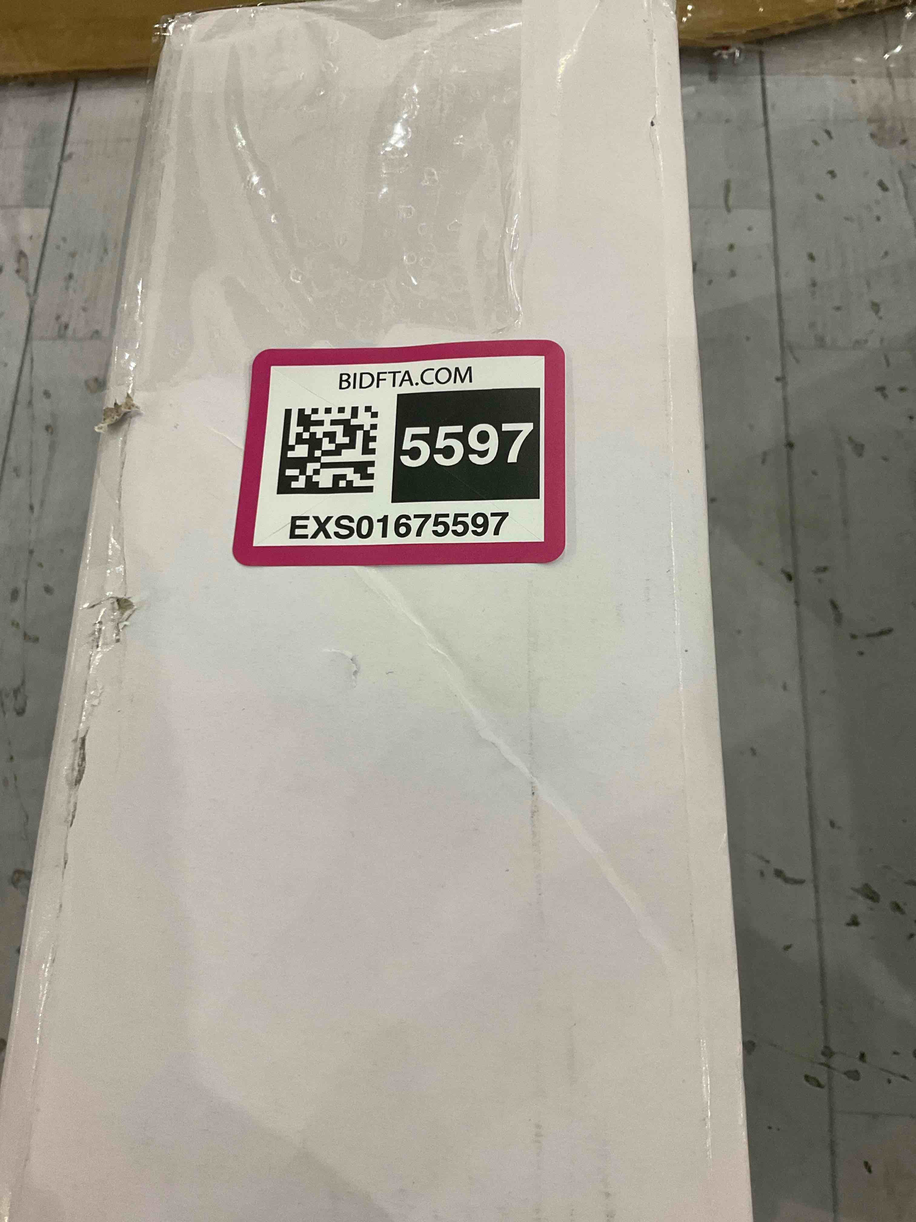 https://s3.amazonaws.com/lotting-images-prod/BargainHunt/EXS01675597_1713784705377.jpeg