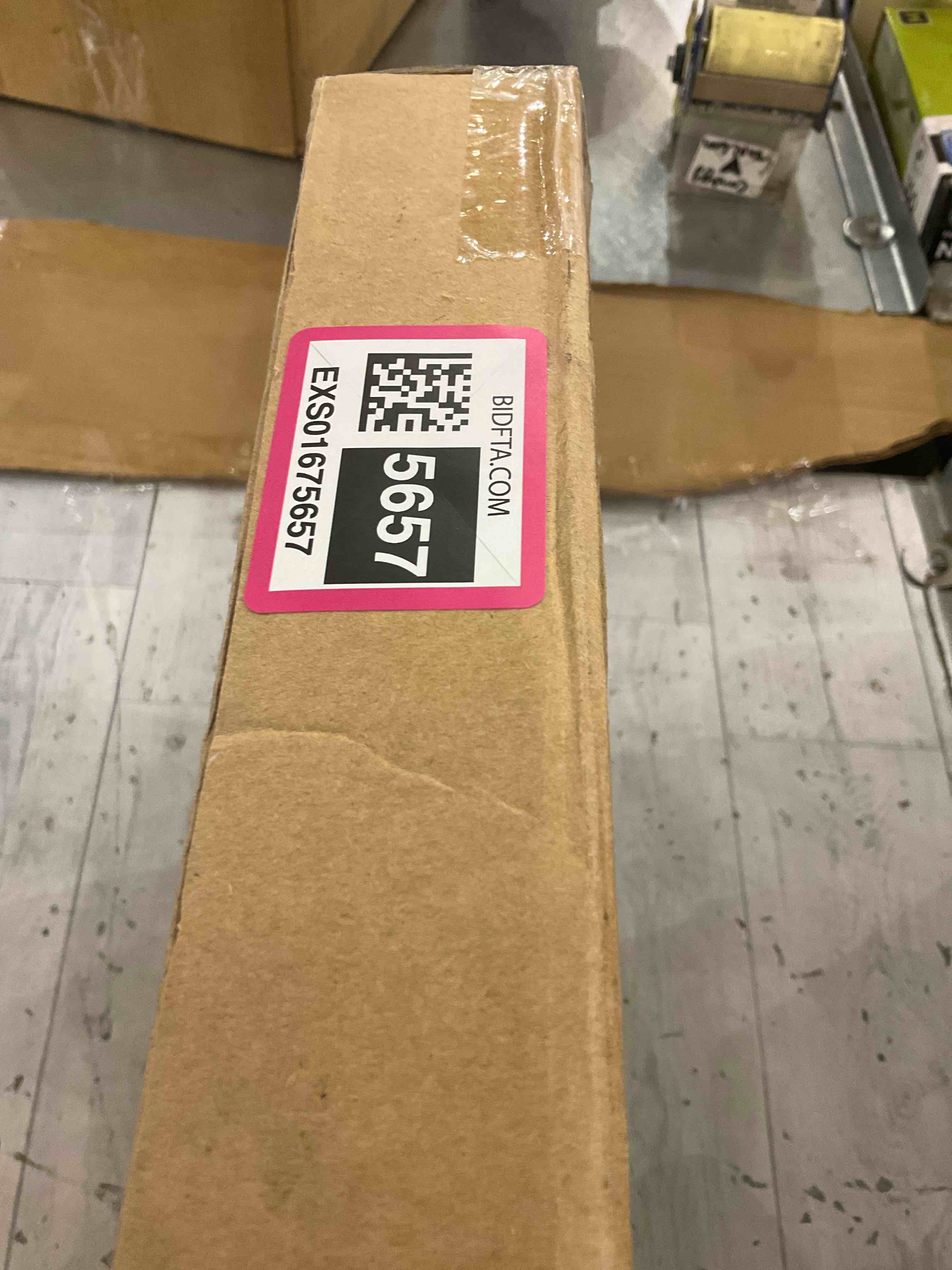 https://s3.amazonaws.com/lotting-images-prod/BargainHunt/EXS01675657_1713793390731.jpeg