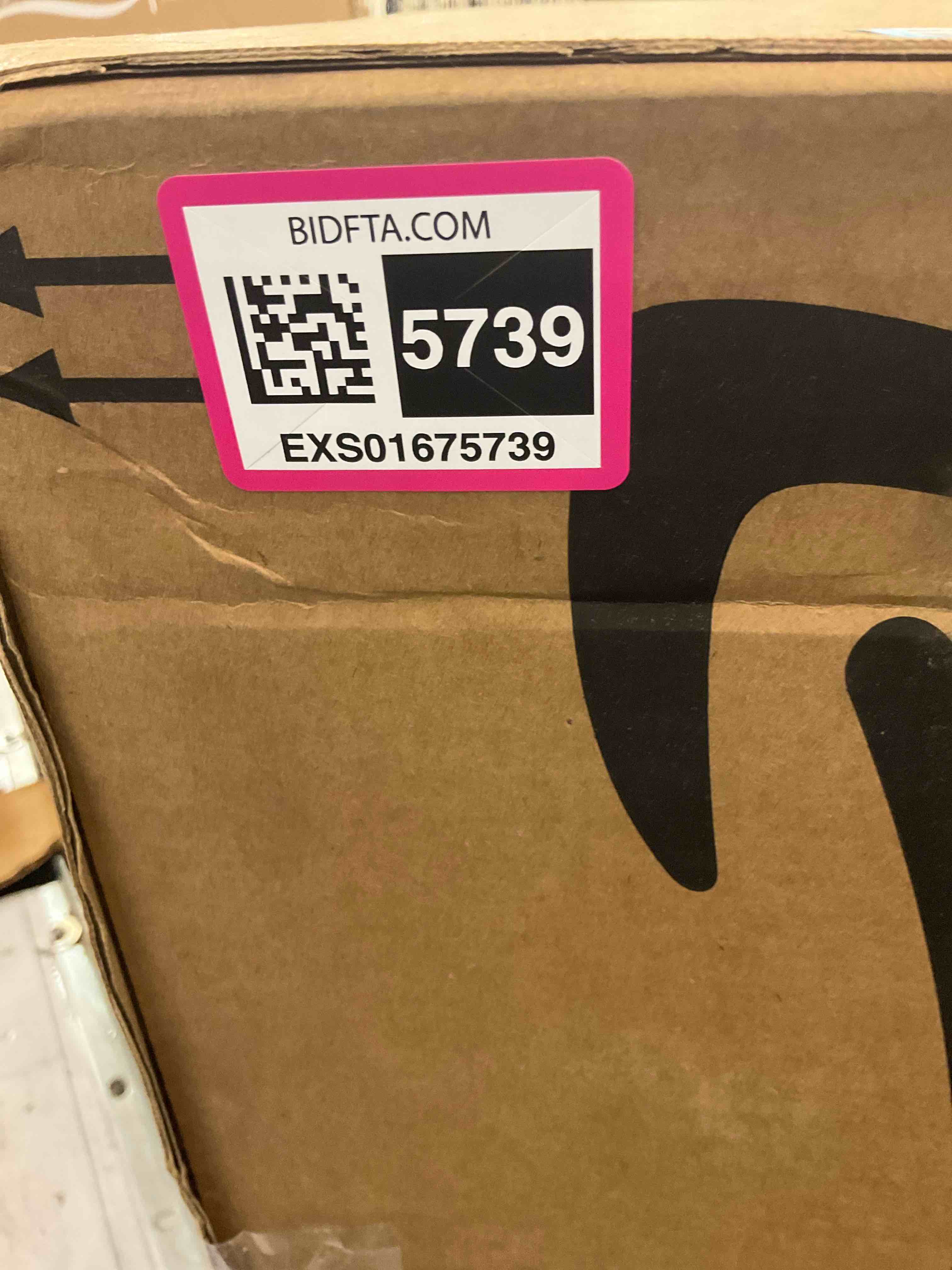 https://s3.amazonaws.com/lotting-images-prod/BargainHunt/EXS01675739_1713806499772.jpeg