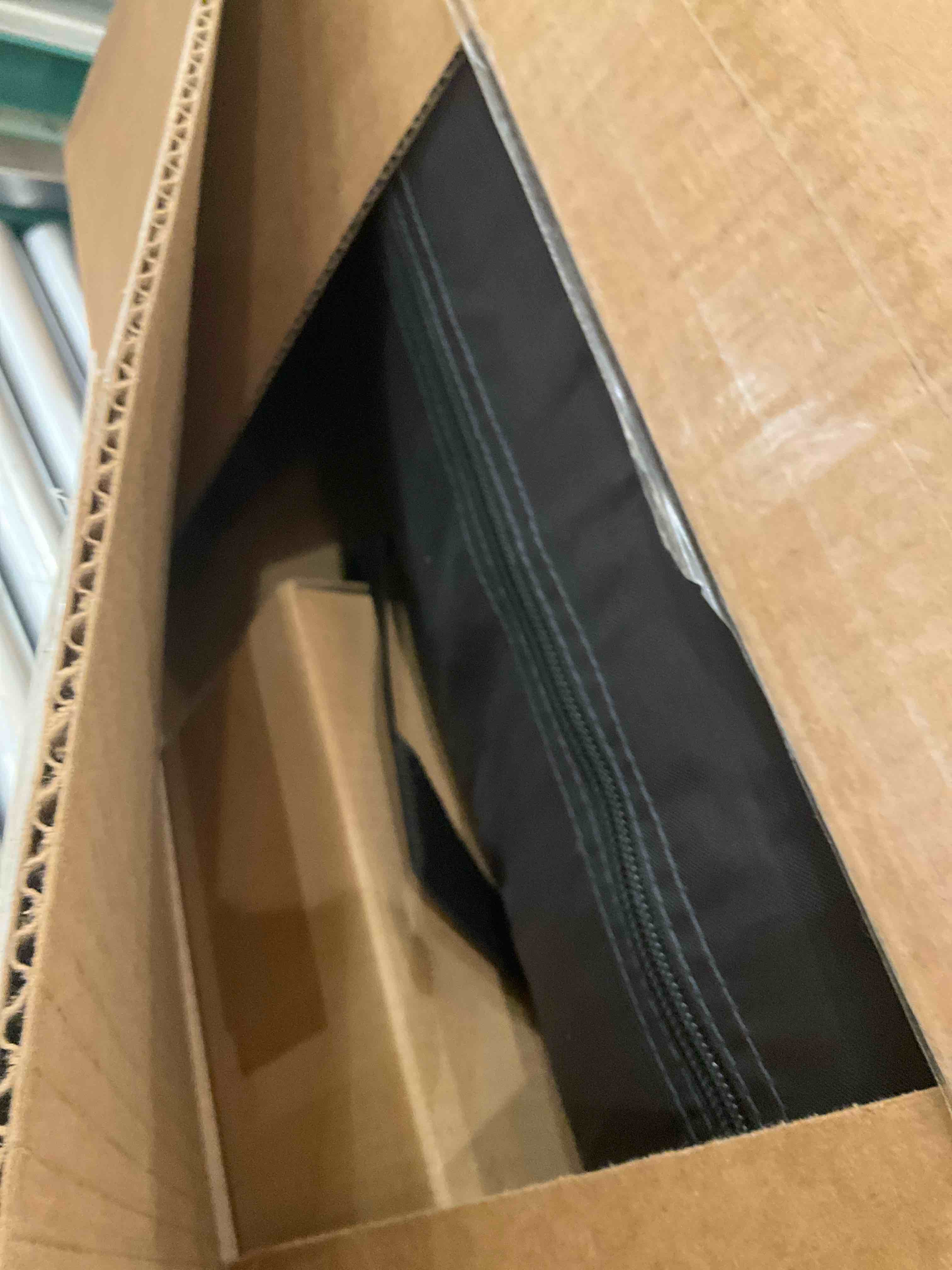 https://s3.amazonaws.com/lotting-images-prod/BargainHunt/EXS01675739_1713806535323.jpeg