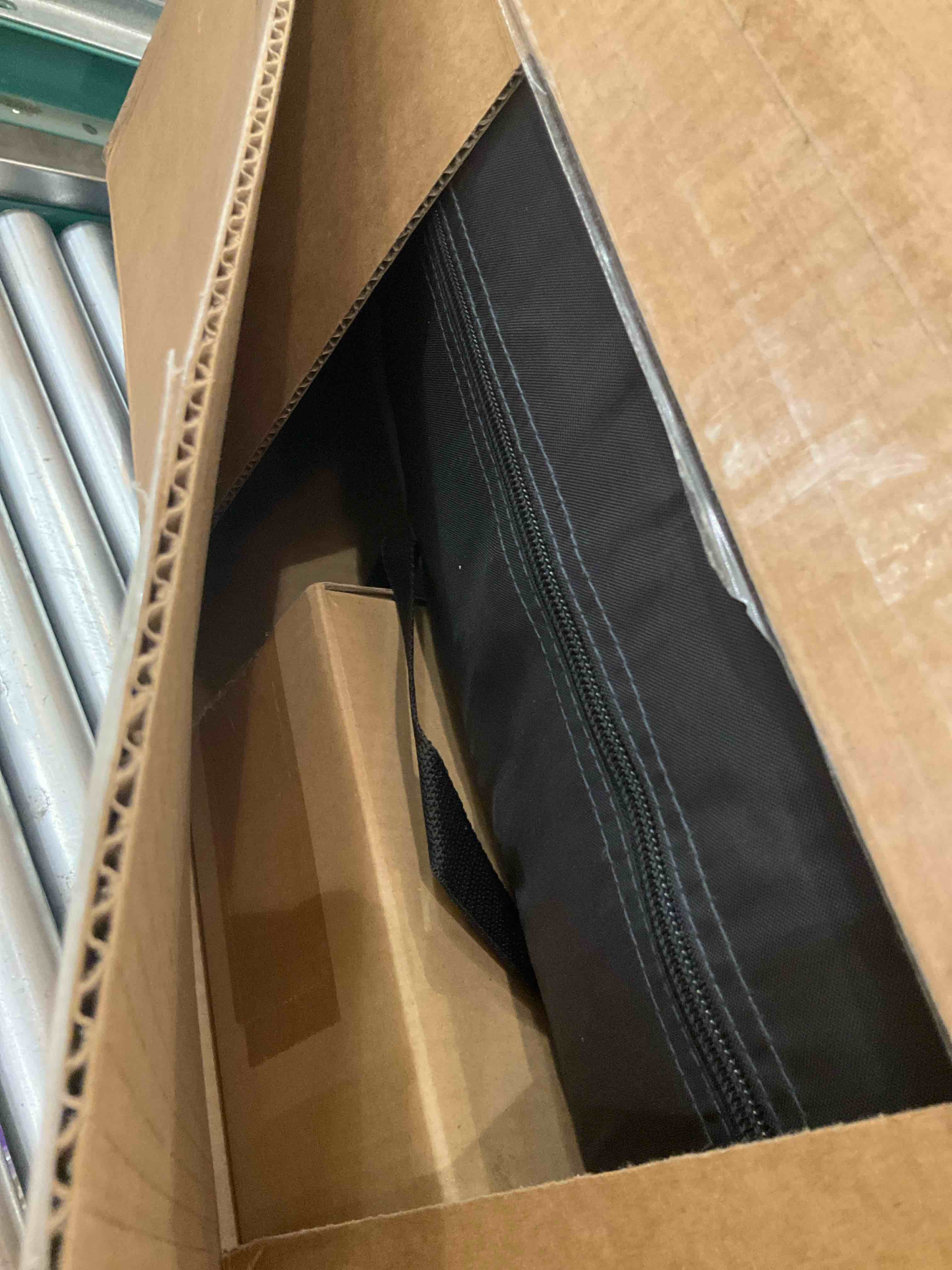 https://s3.amazonaws.com/lotting-images-prod/BargainHunt/EXS01675739_1713806536391.jpeg