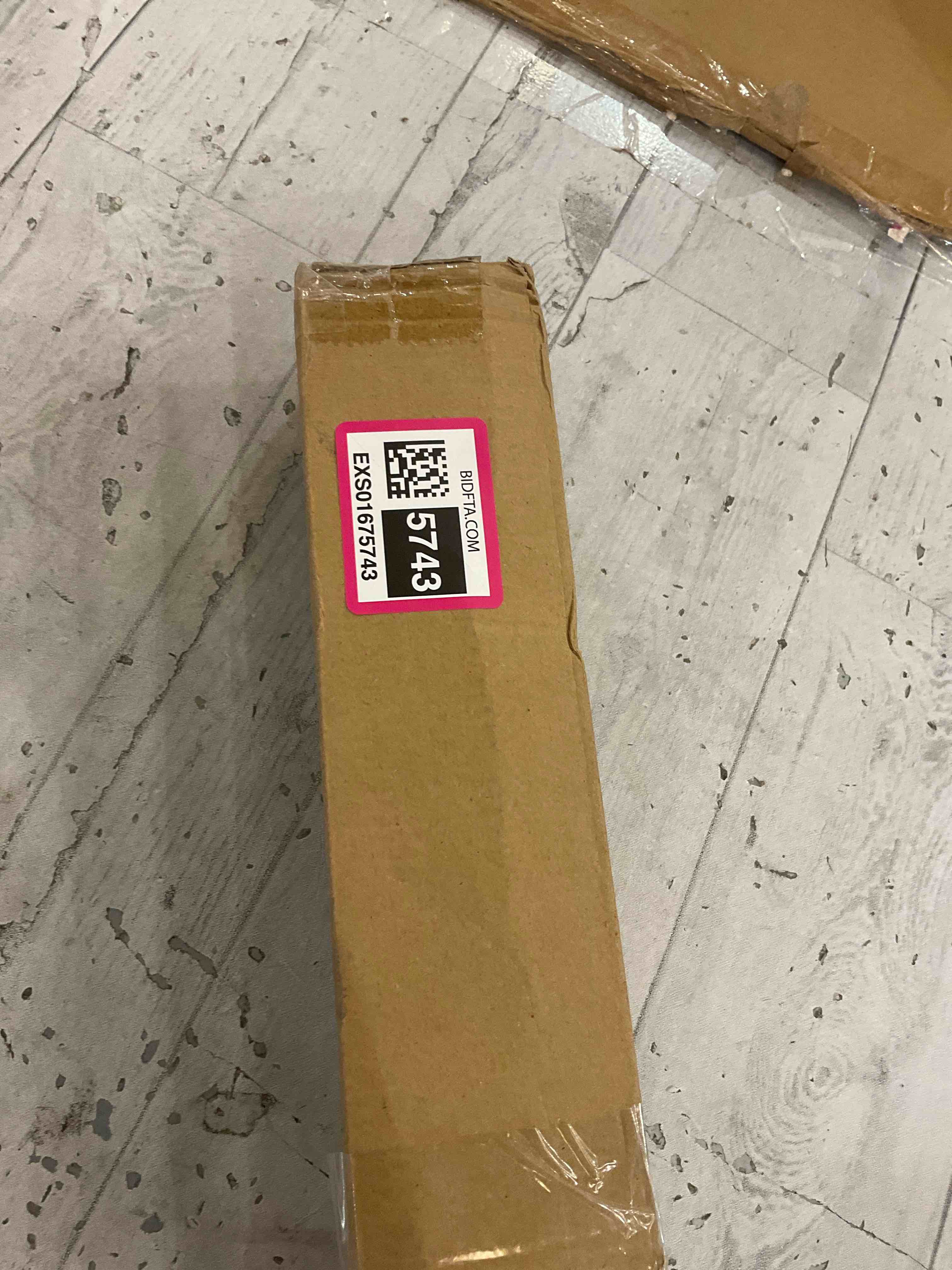 https://s3.amazonaws.com/lotting-images-prod/BargainHunt/EXS01675743_1713807486715.jpeg