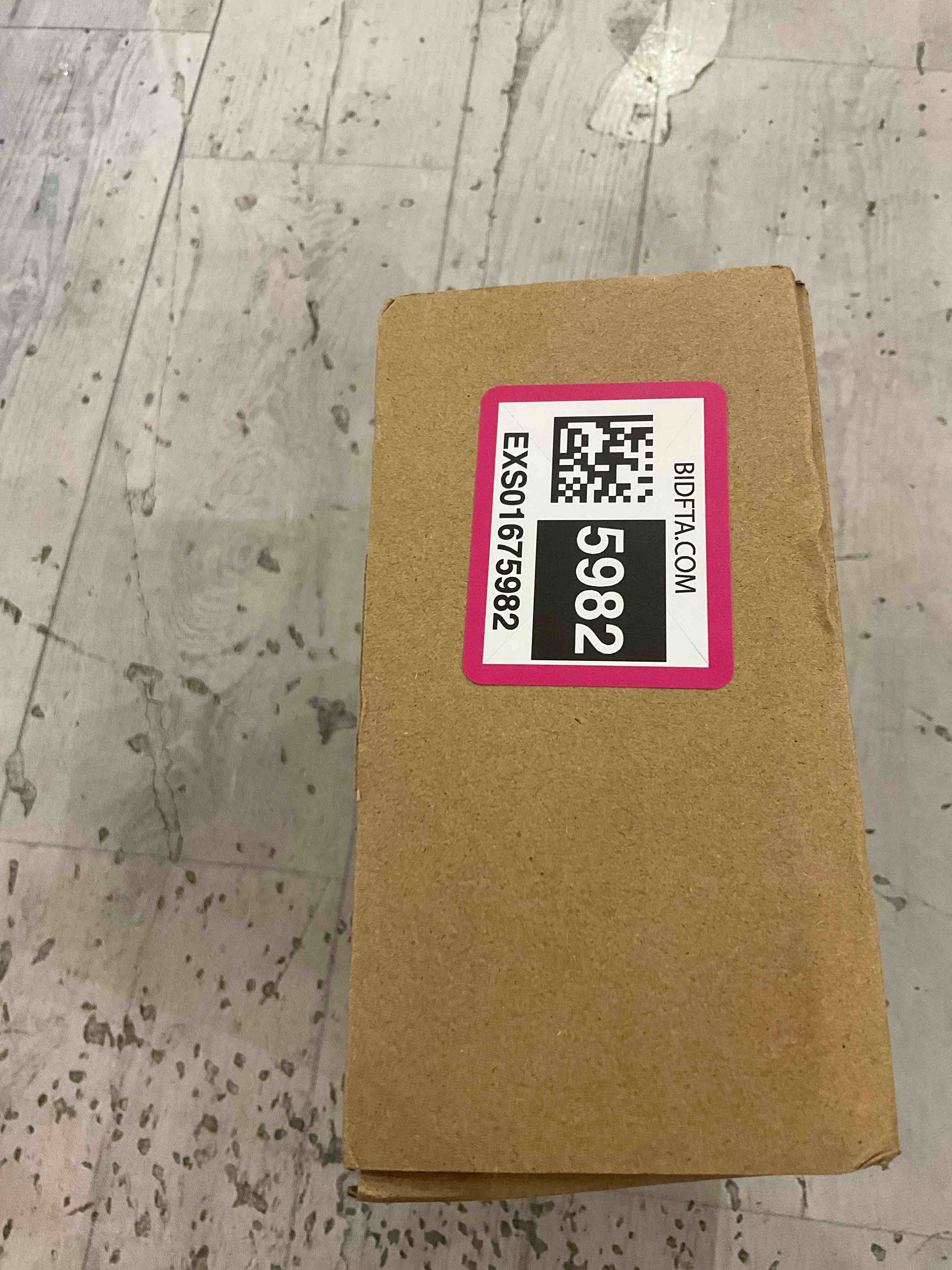 https://s3.amazonaws.com/lotting-images-prod/BargainHunt/EXS01675982_1713965510282.jpeg