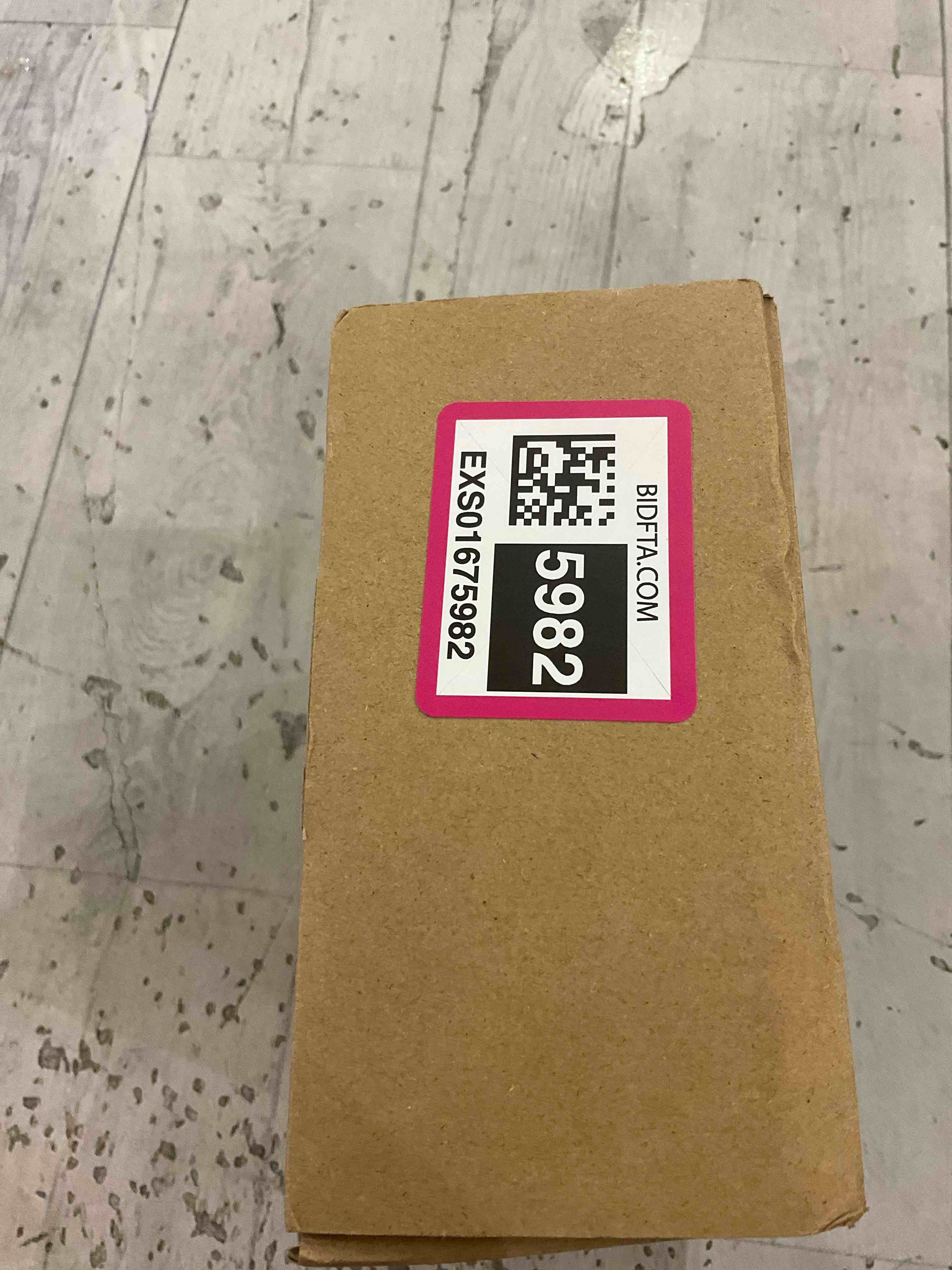 https://s3.amazonaws.com/lotting-images-prod/BargainHunt/EXS01675982_1713965511487.jpeg
