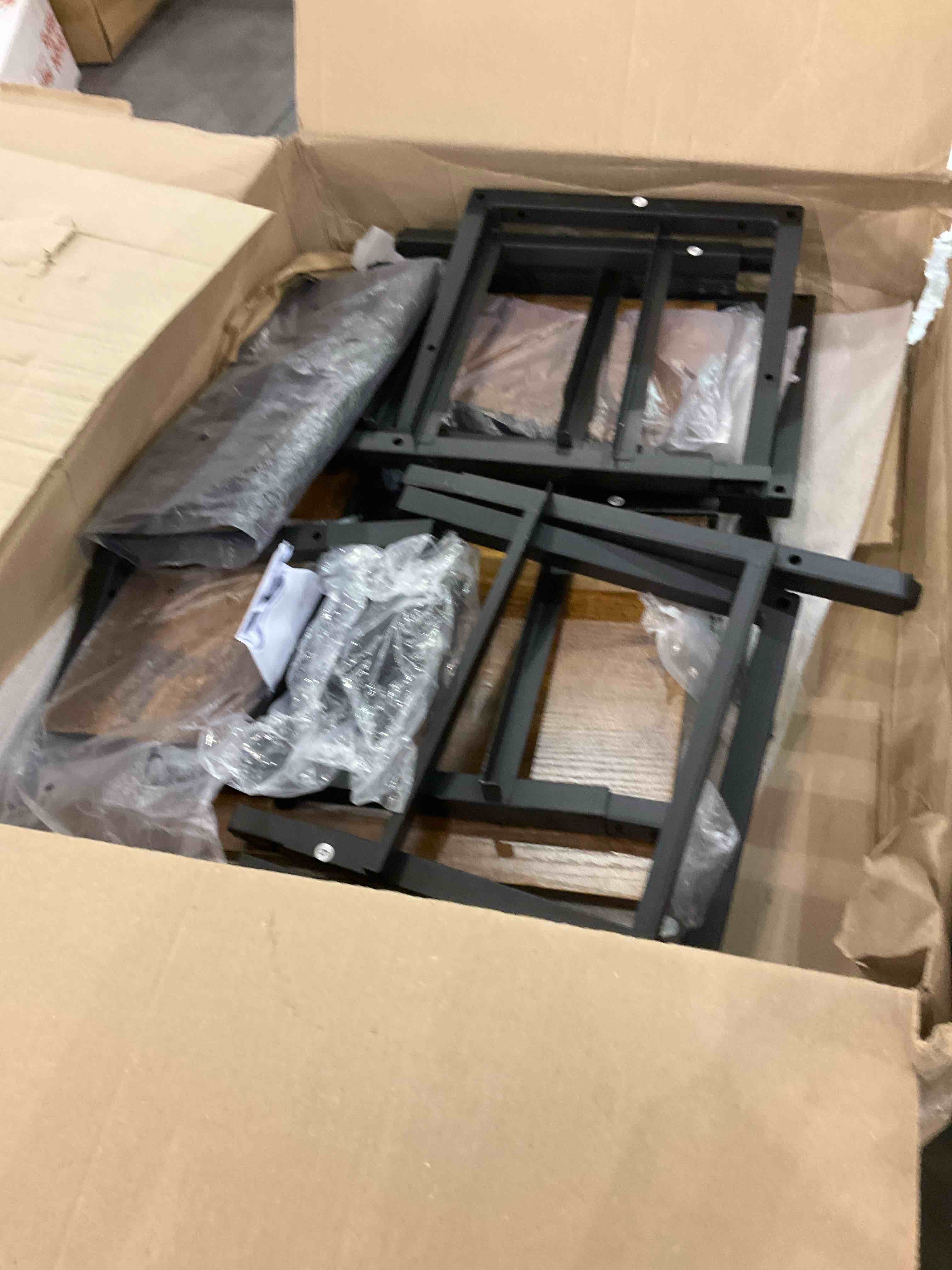 https://s3.amazonaws.com/lotting-images-prod/BargainHunt/EXS01676080_1714045882123.jpeg