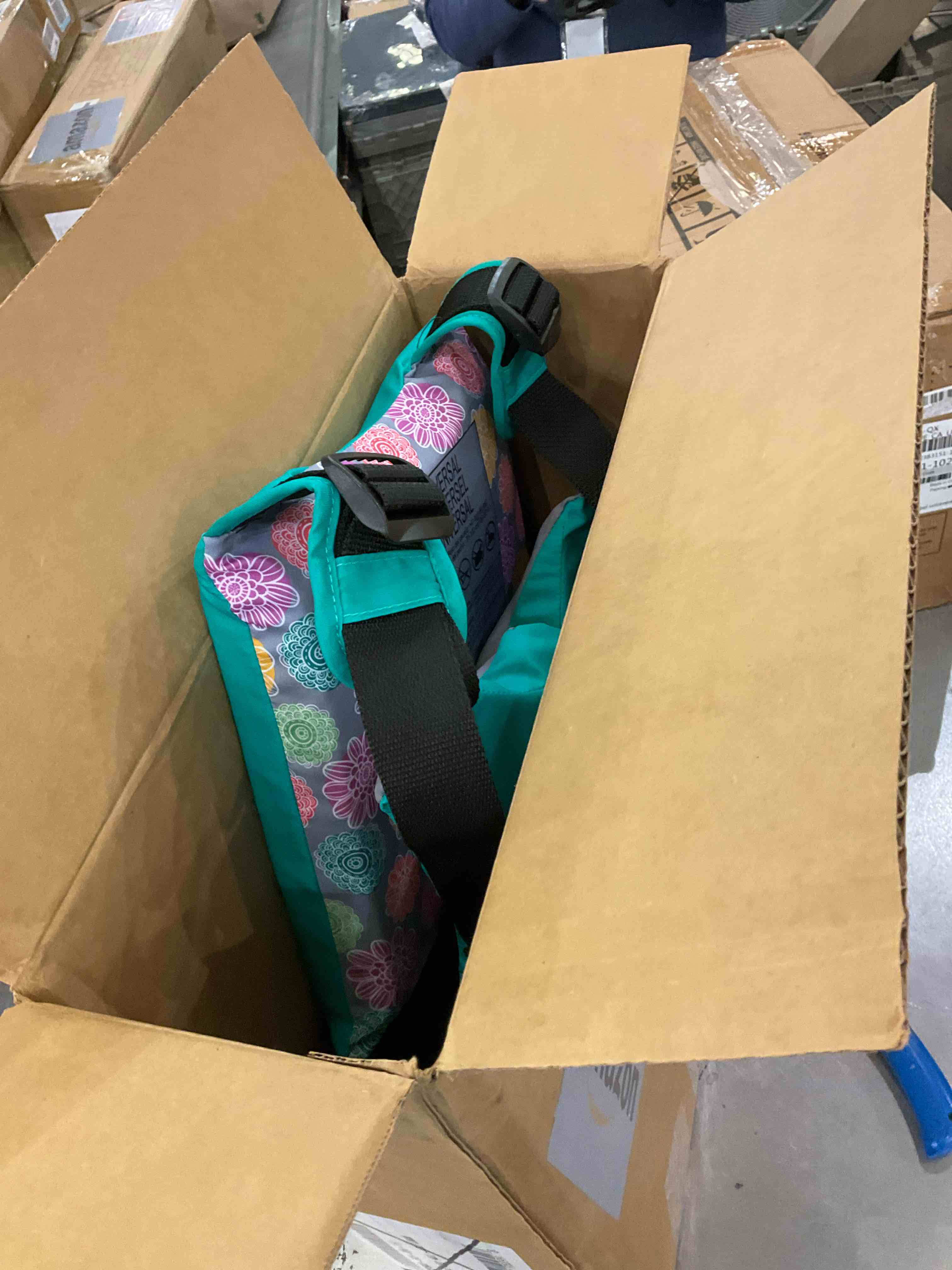 https://s3.amazonaws.com/lotting-images-prod/BargainHunt/EXS01676119_1714053018222.jpeg