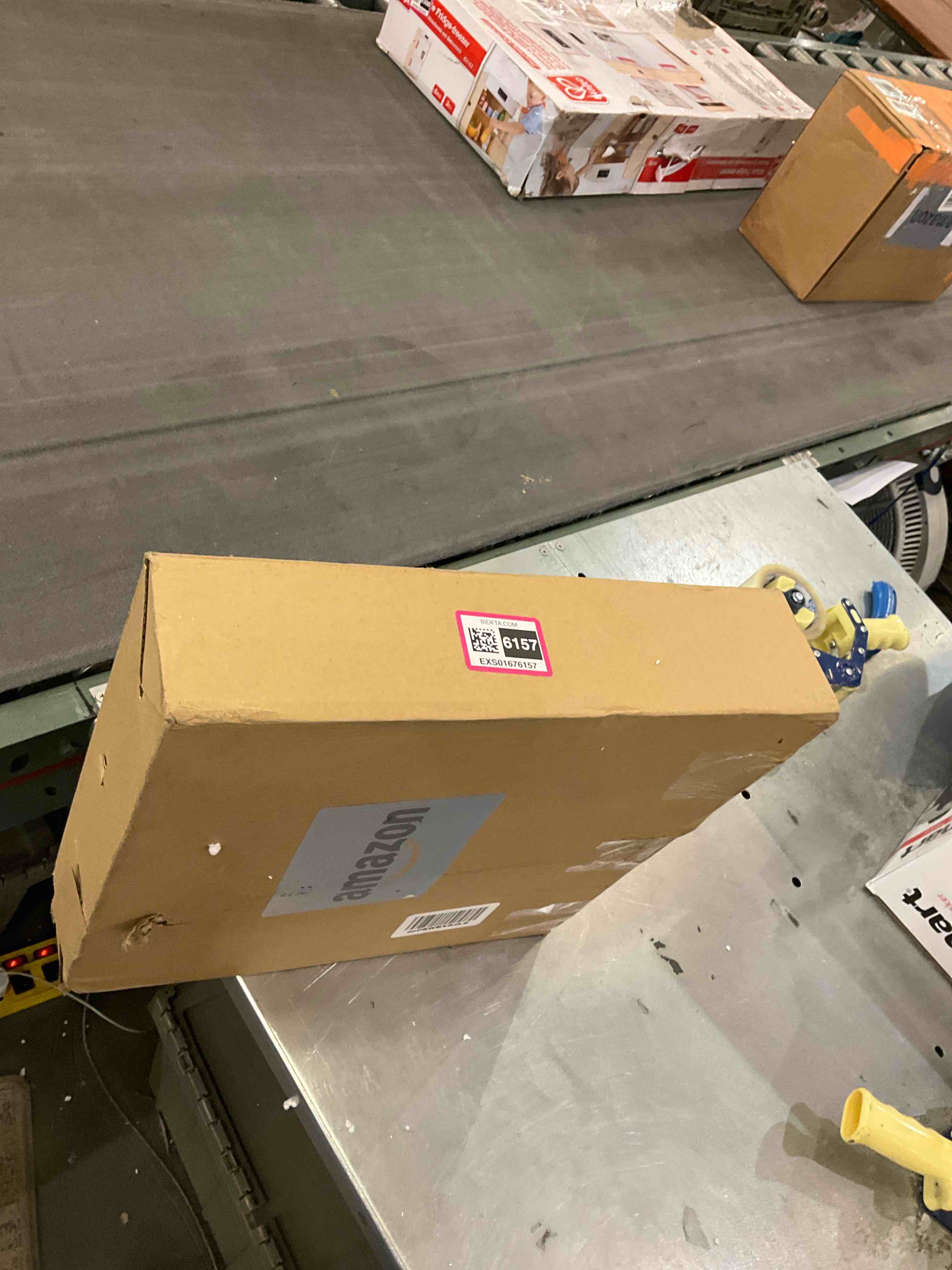 https://s3.amazonaws.com/lotting-images-prod/BargainHunt/EXS01676157_1714059323410.jpeg