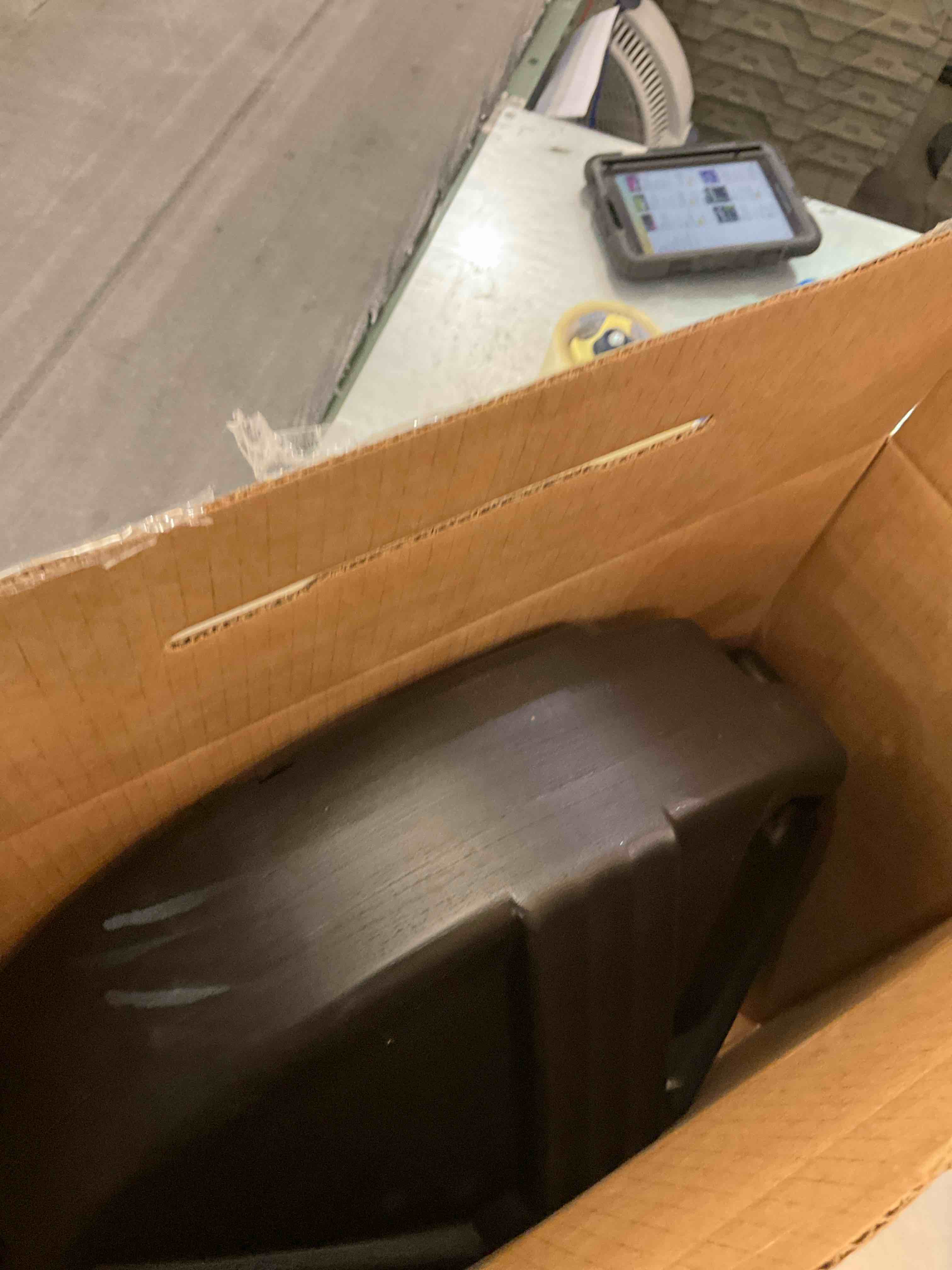 https://s3.amazonaws.com/lotting-images-prod/BargainHunt/EXS01676161_1714059772658.jpeg