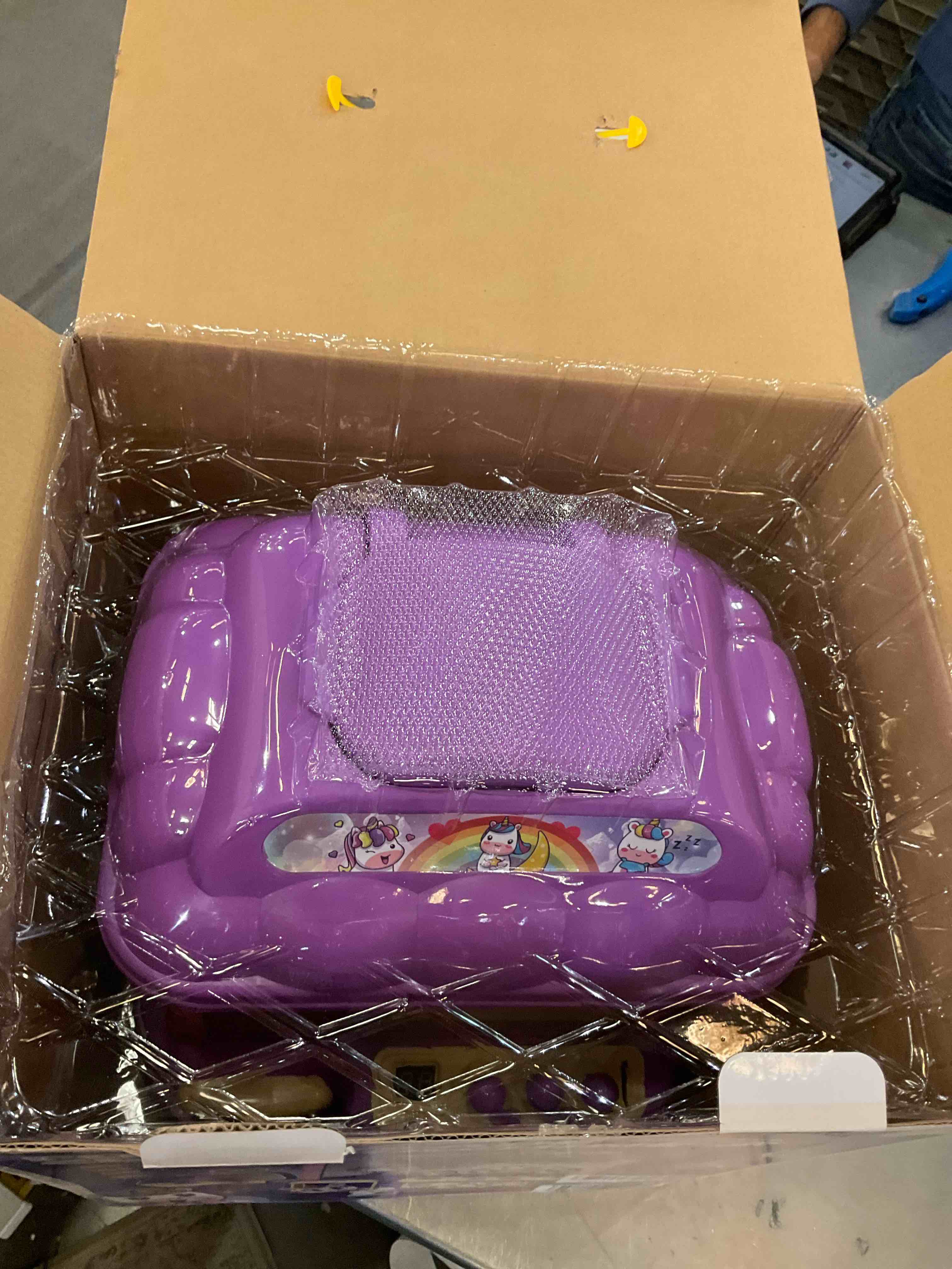 https://s3.amazonaws.com/lotting-images-prod/BargainHunt/EXS01676162_1714059864306.jpeg