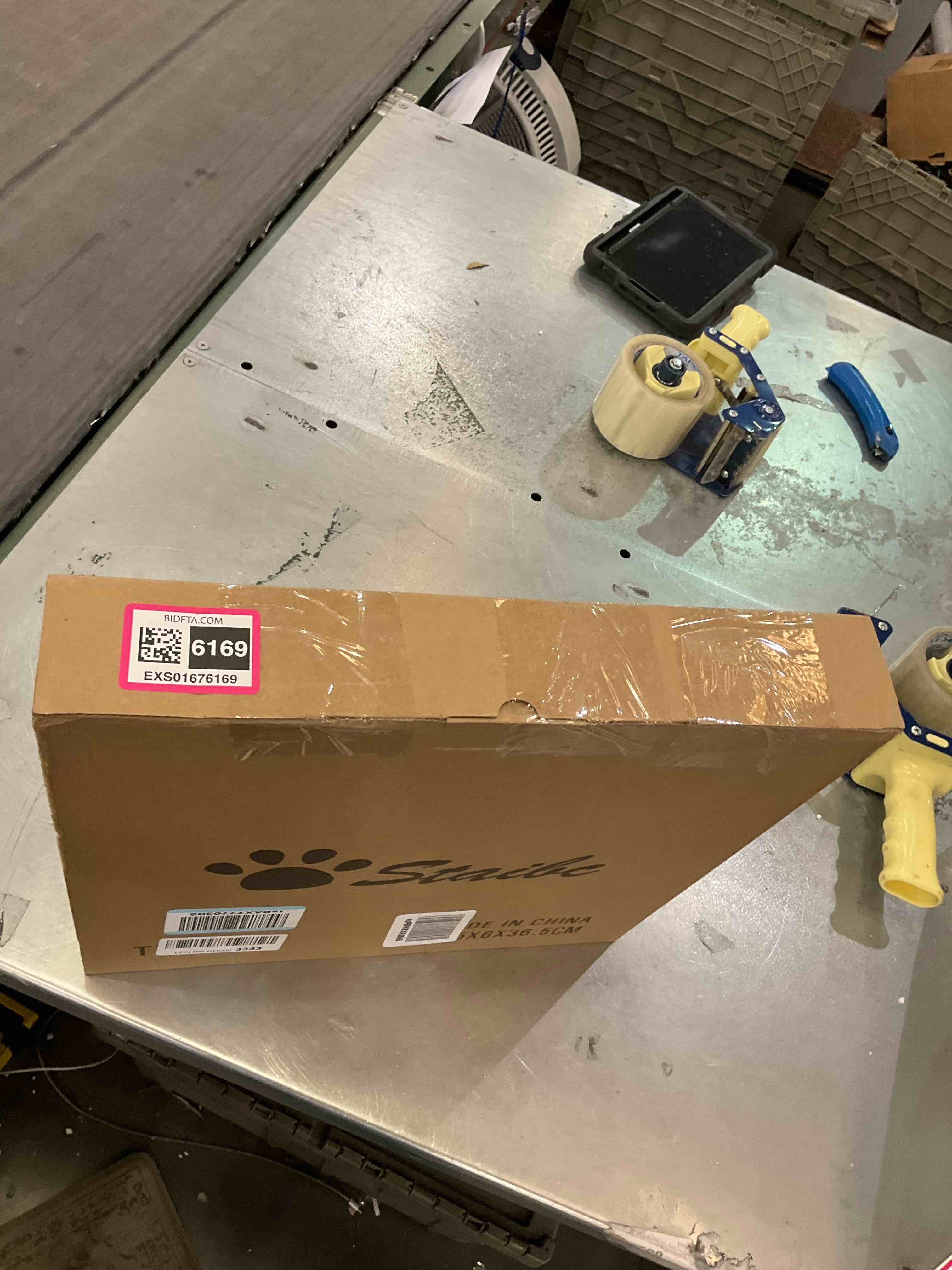 https://s3.amazonaws.com/lotting-images-prod/BargainHunt/EXS01676169_1714063192657.jpeg