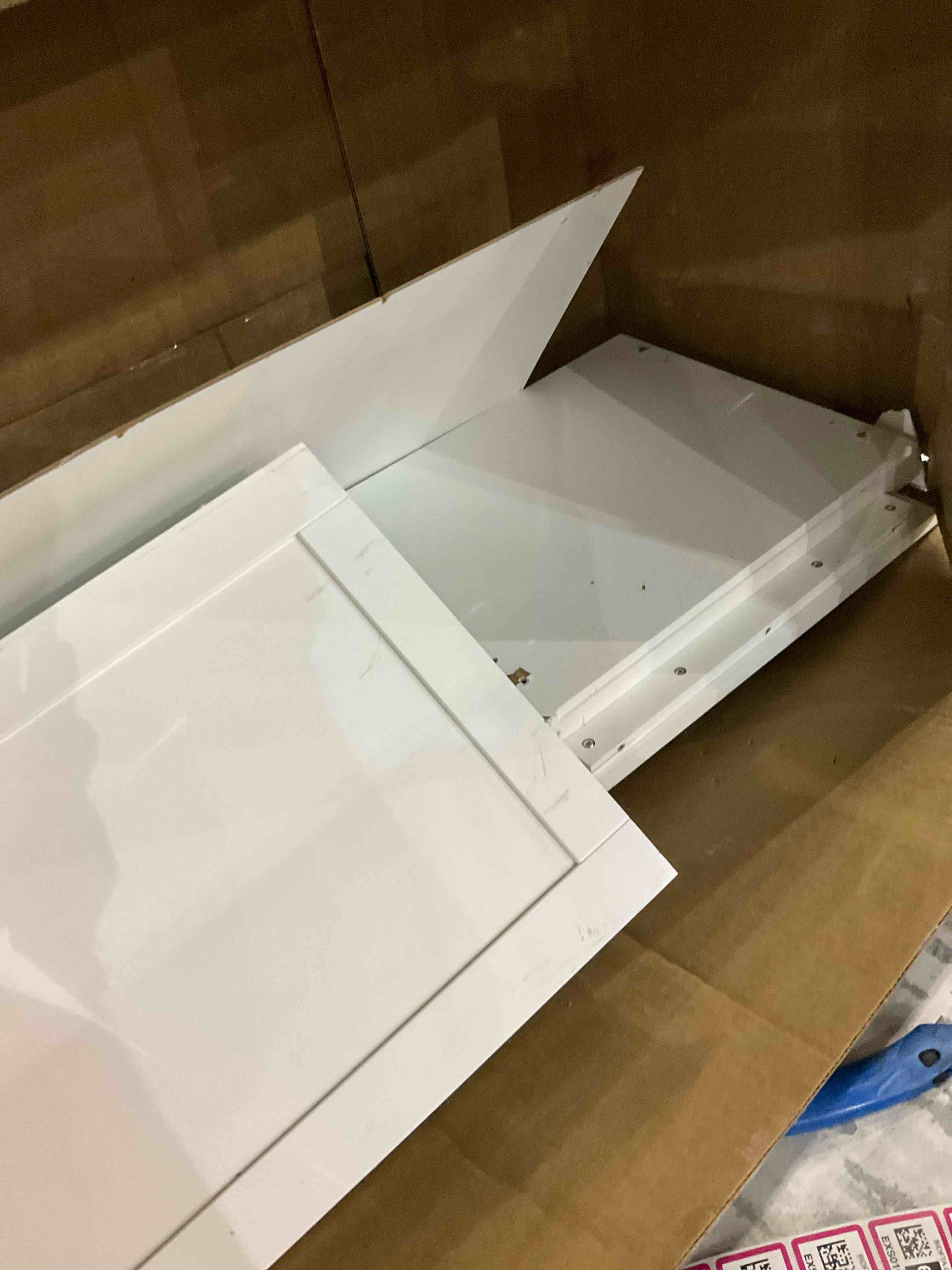 https://s3.amazonaws.com/lotting-images-prod/BargainHunt/EXS01676221_1714391242395.jpeg