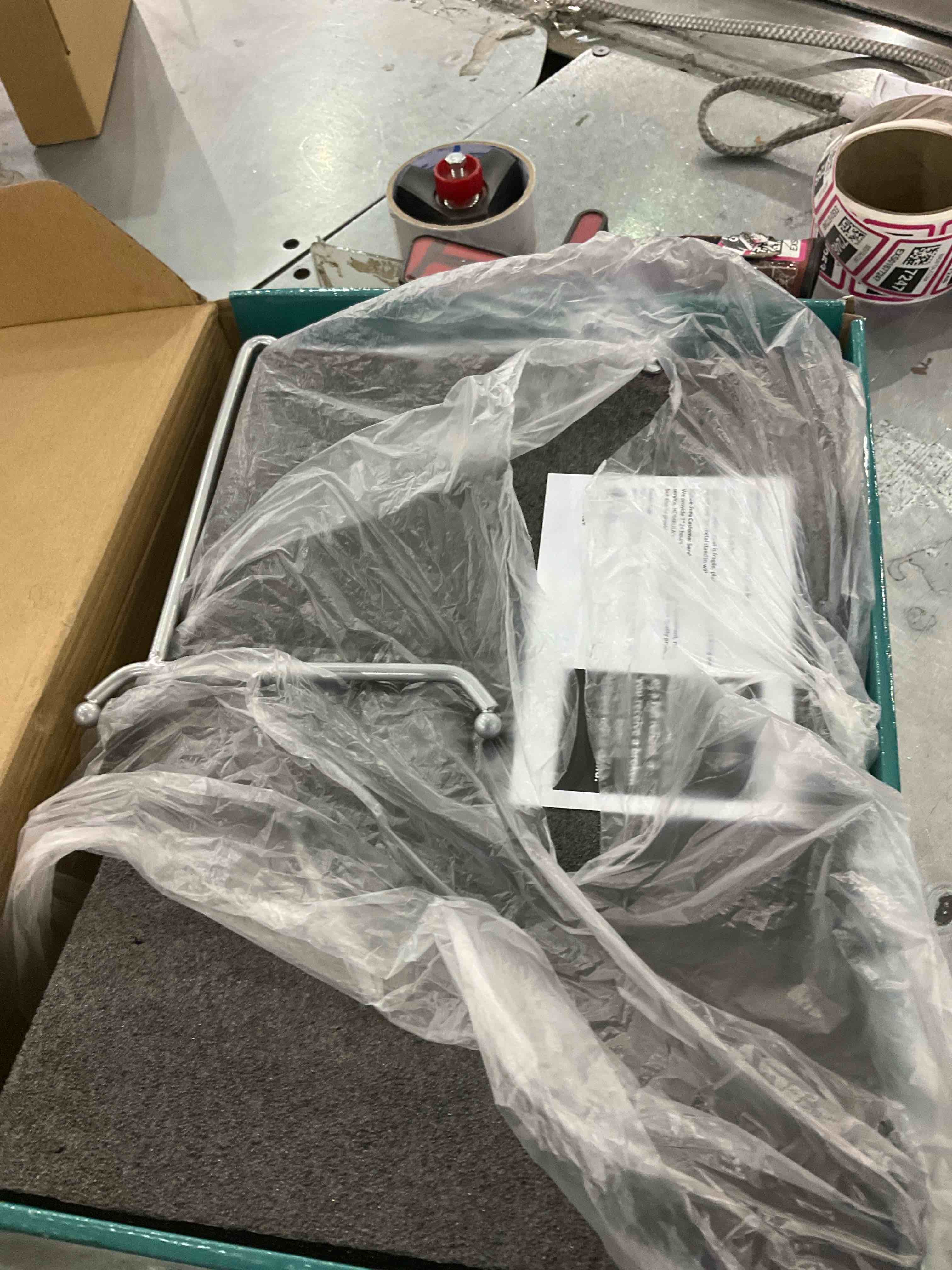 https://s3.amazonaws.com/lotting-images-prod/BargainHunt/EXS01677232_1714394274032.jpeg