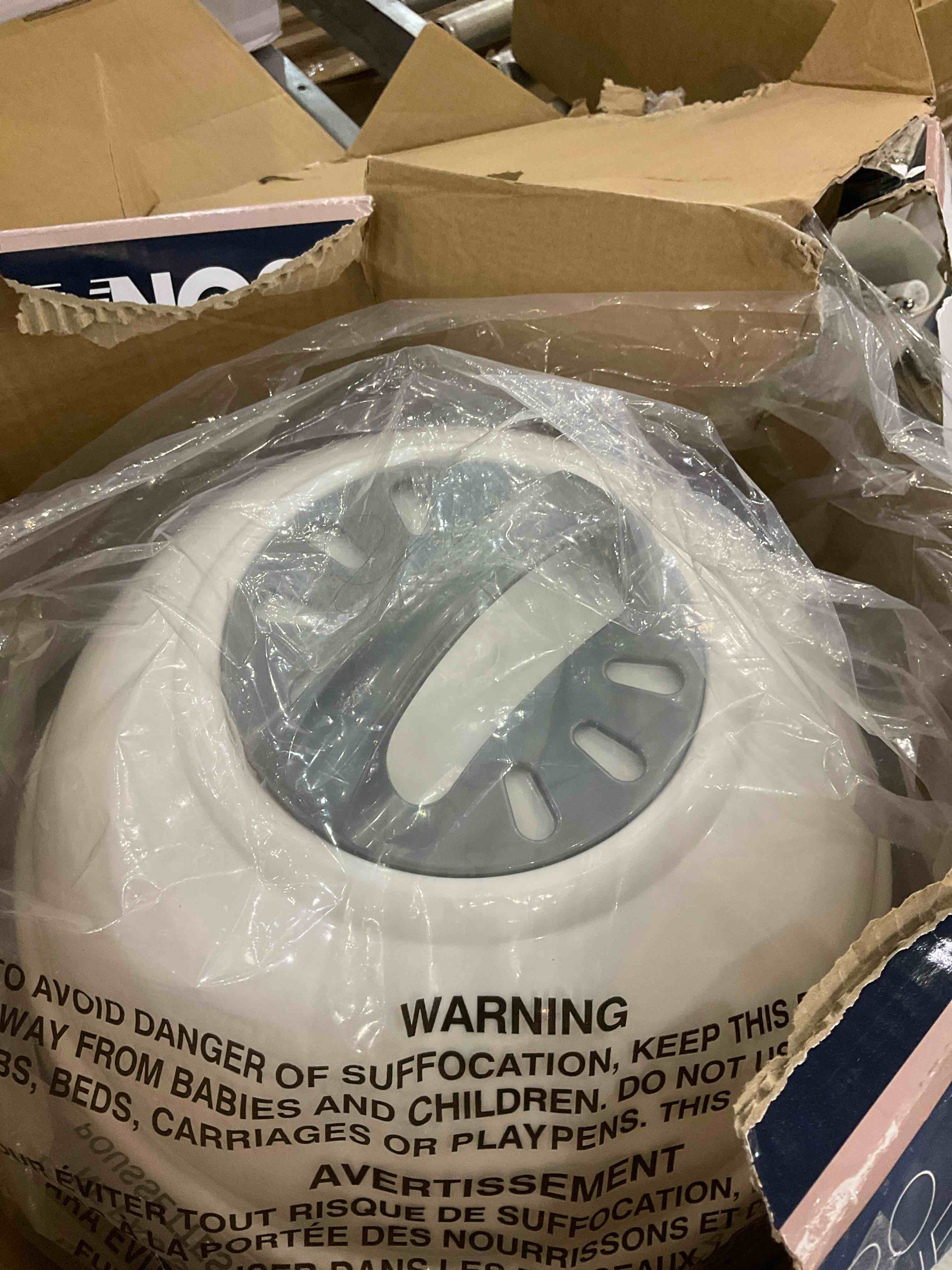 https://s3.amazonaws.com/lotting-images-prod/BargainHunt/EXS01677239_1714395202532.jpeg