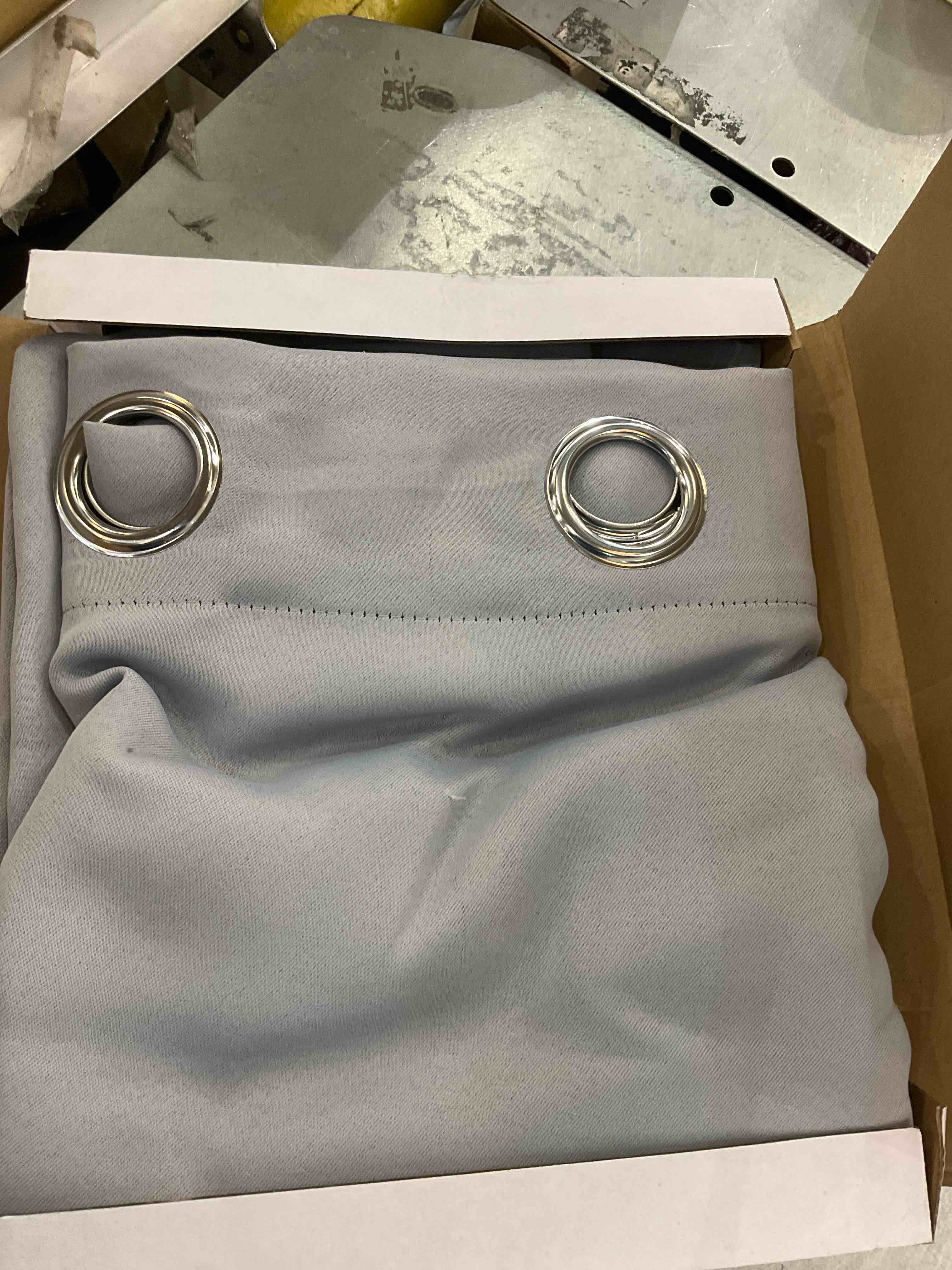 https://s3.amazonaws.com/lotting-images-prod/BargainHunt/EXS01677329_1714411424489.jpeg