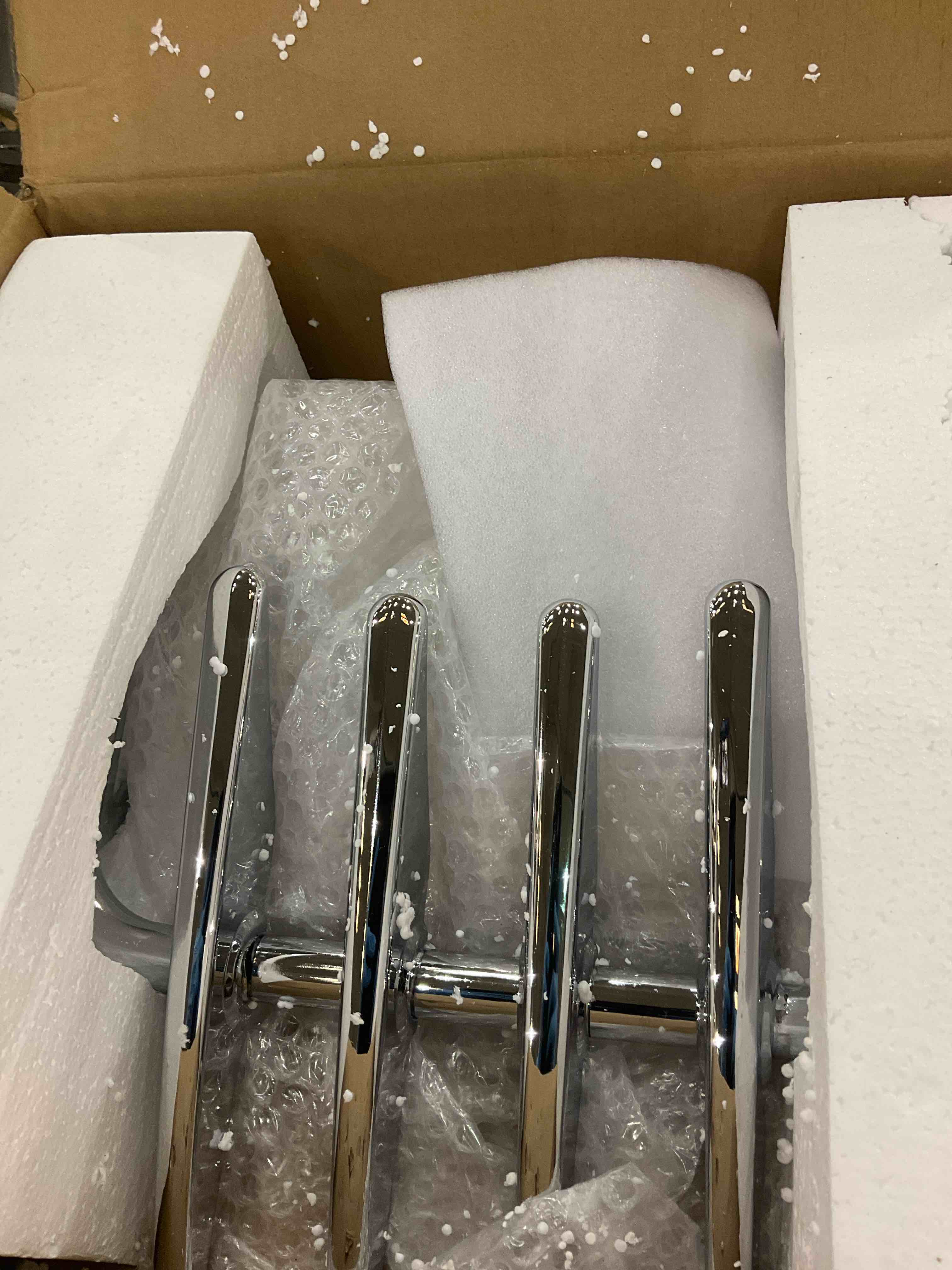 https://s3.amazonaws.com/lotting-images-prod/BargainHunt/EXS01677477_1714489334984.jpeg