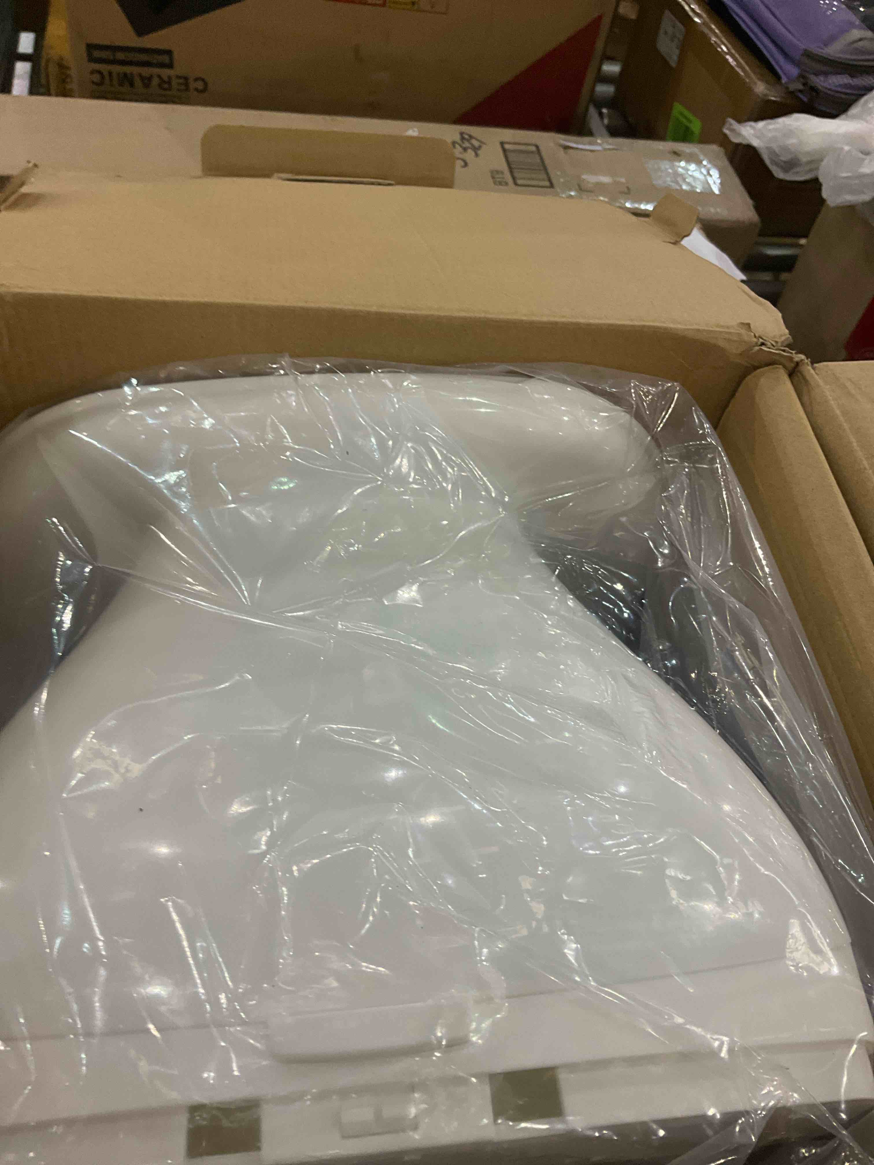 https://s3.amazonaws.com/lotting-images-prod/BargainHunt/EXS01677486_1714490336852.jpeg
