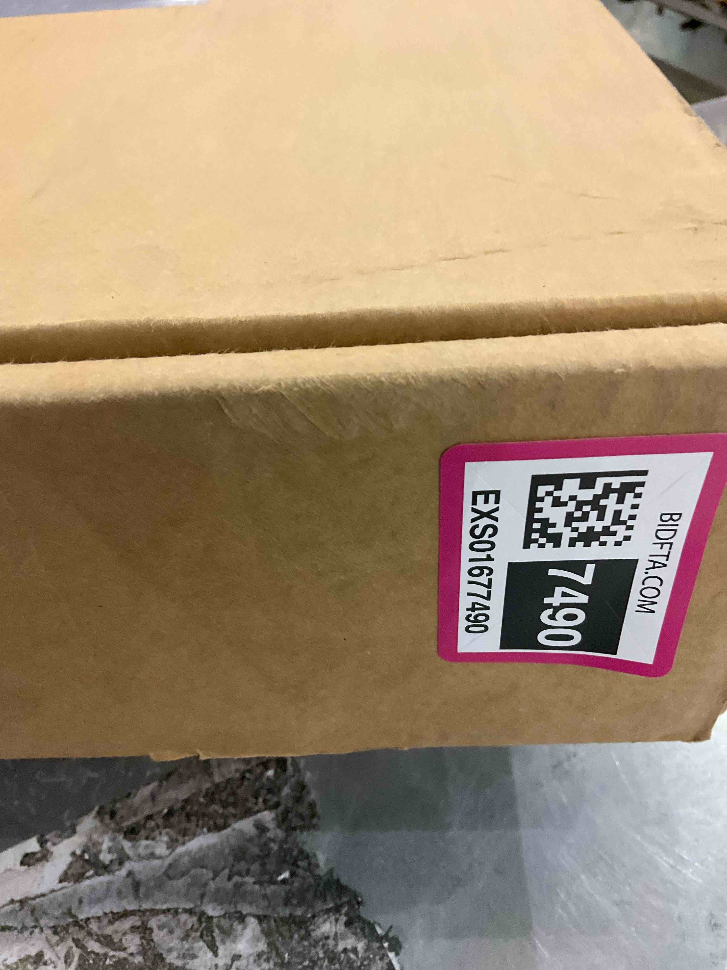 https://s3.amazonaws.com/lotting-images-prod/BargainHunt/EXS01677490_1714491118662.jpeg