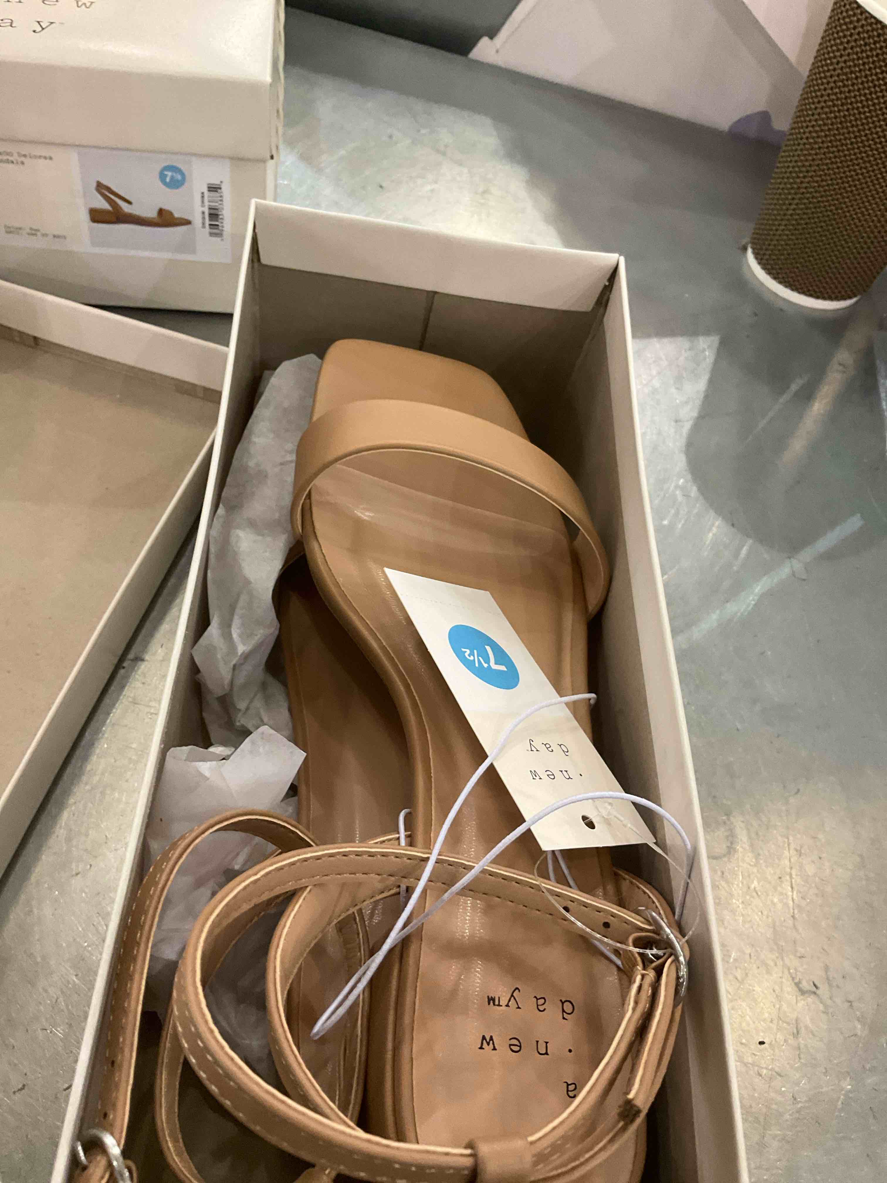 Adz00 Delores Sandals size 7.5