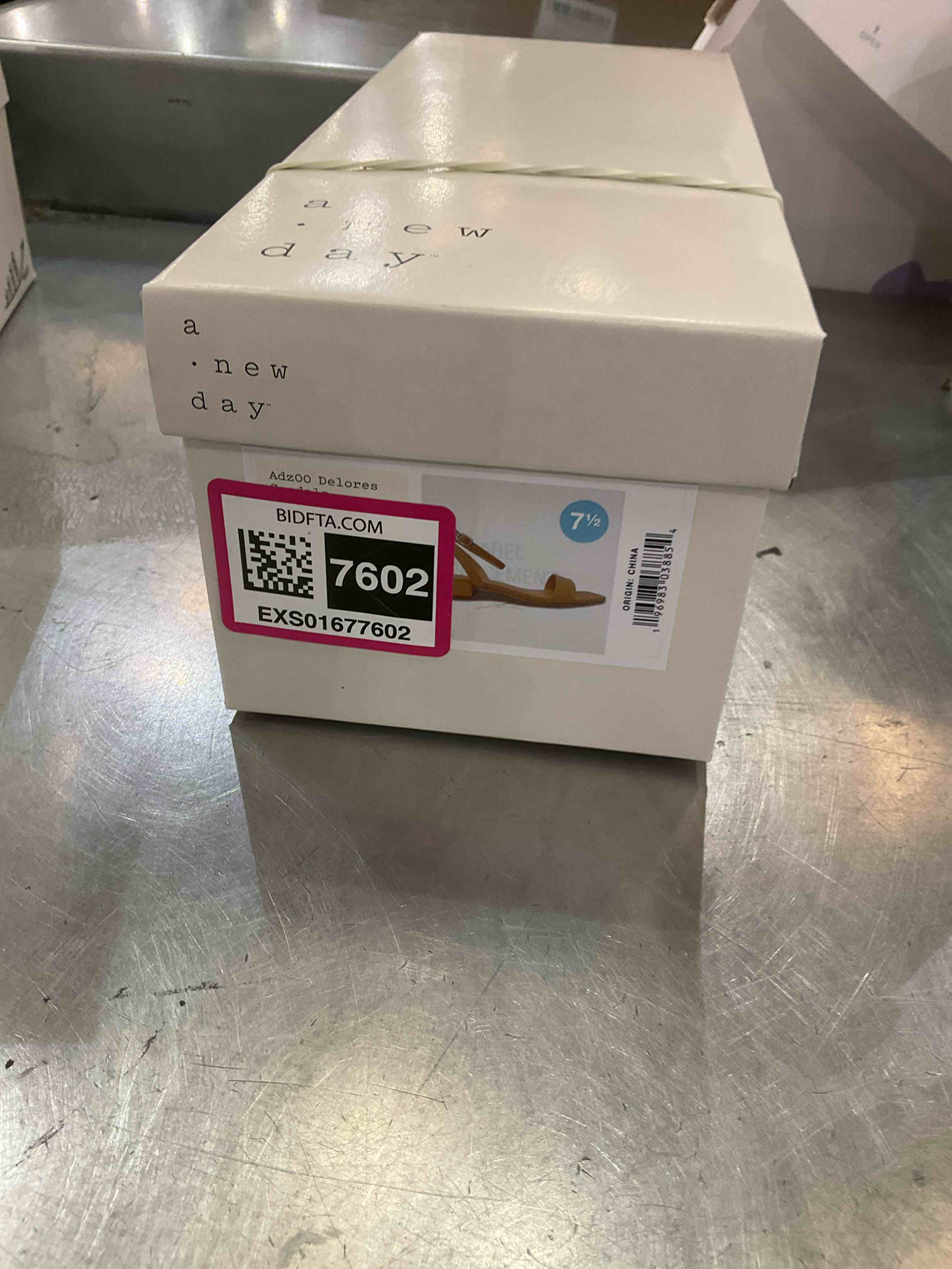 https://s3.amazonaws.com/lotting-images-prod/BargainHunt/EXS01677602_1714059526525.jpeg