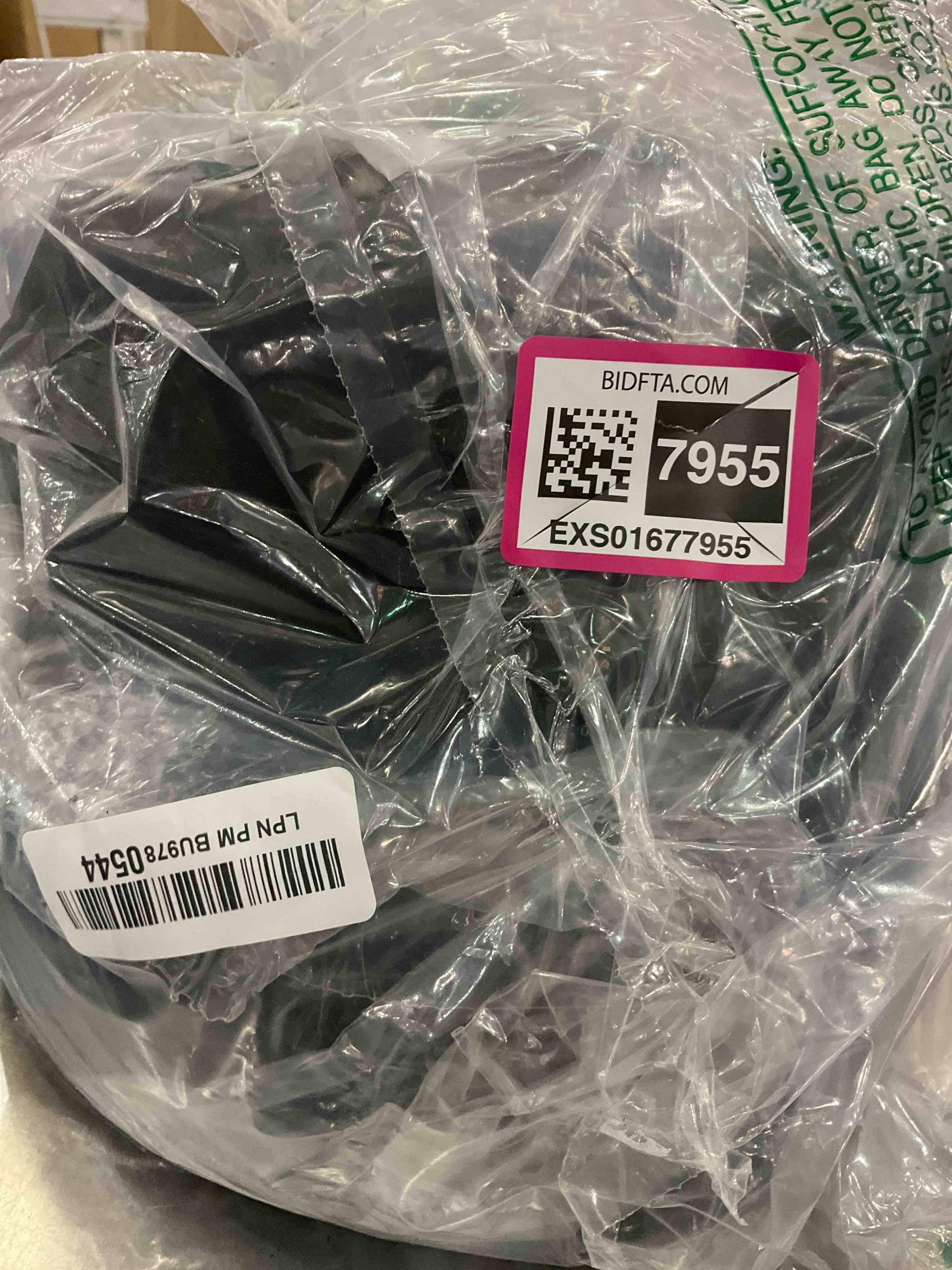 https://s3.amazonaws.com/lotting-images-prod/BargainHunt/EXS01677955_1714395177005.jpeg