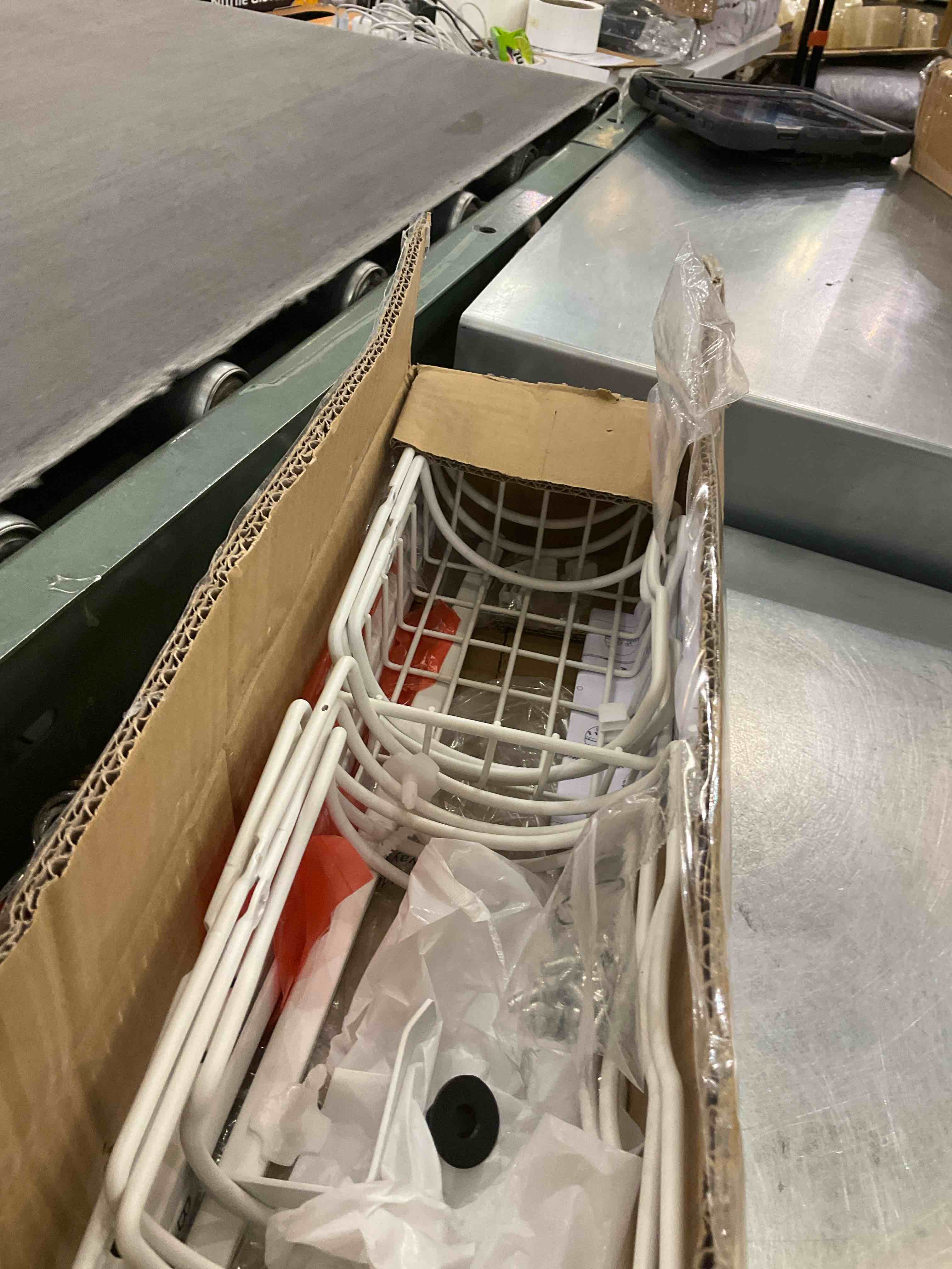 https://s3.amazonaws.com/lotting-images-prod/BargainHunt/EXS01678081_1714411427277.jpeg