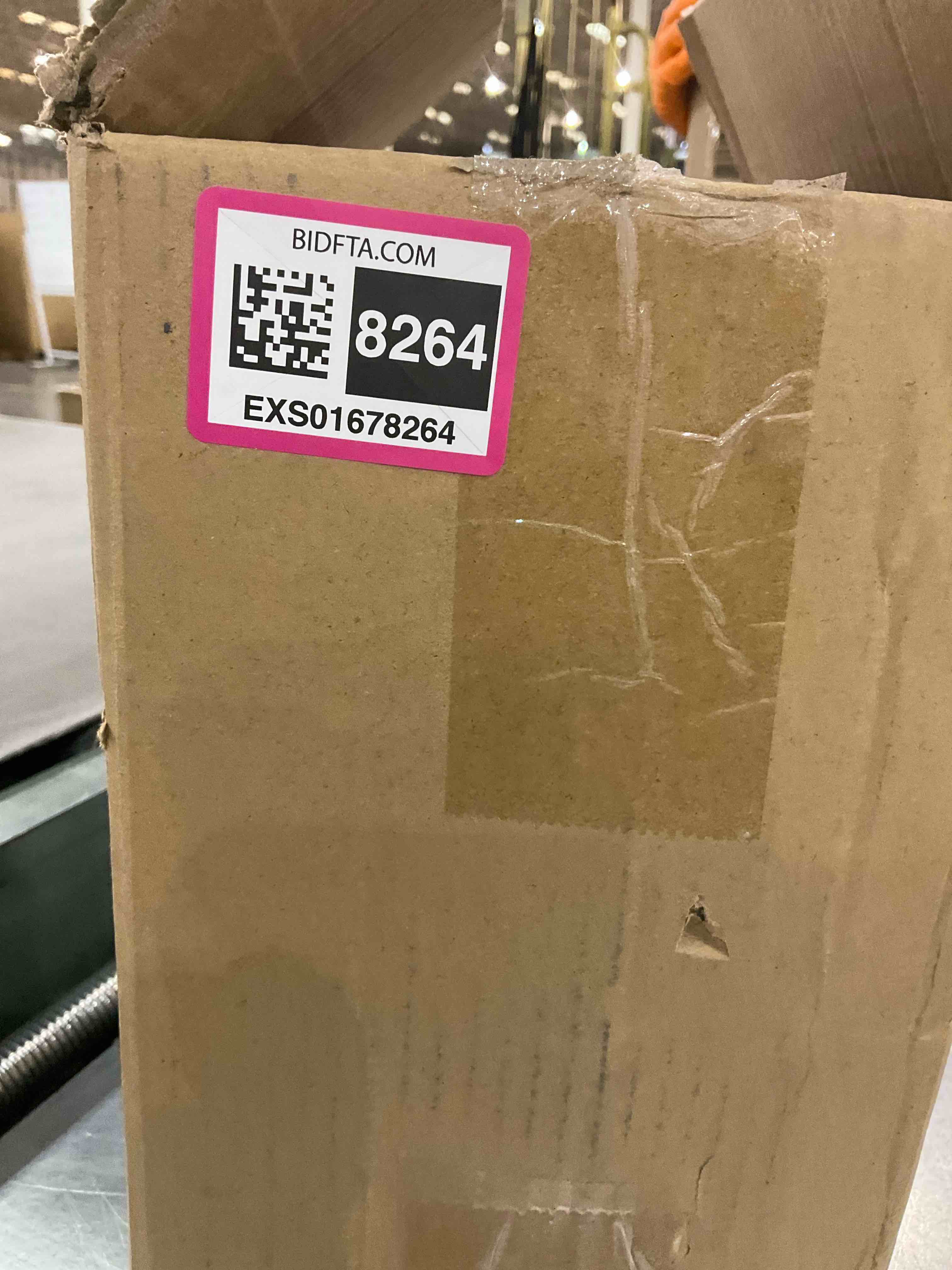 https://s3.amazonaws.com/lotting-images-prod/BargainHunt/EXS01678264_1714489349817.jpeg