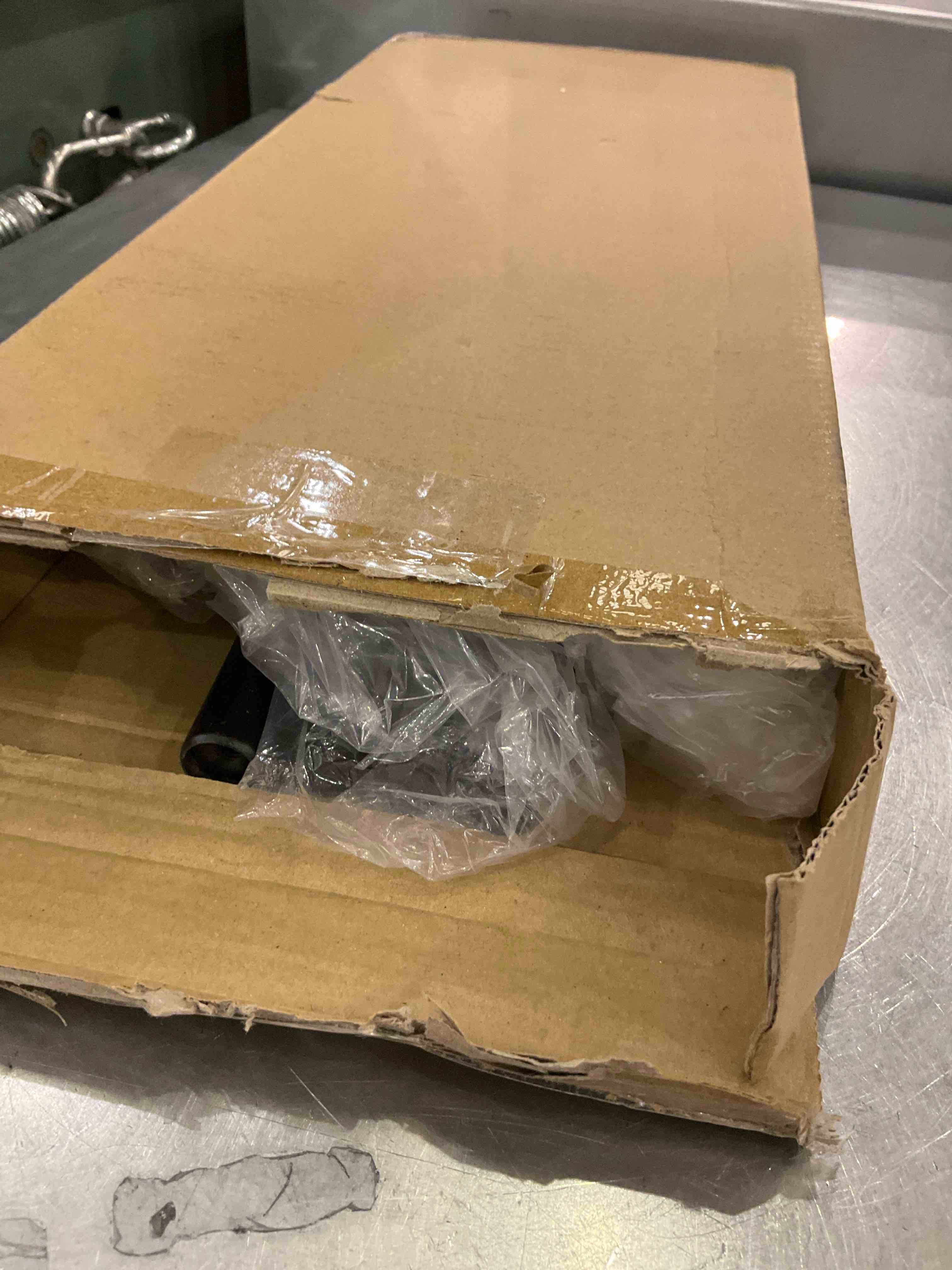 https://s3.amazonaws.com/lotting-images-prod/BargainHunt/EXS01678275_1714490438869.jpeg