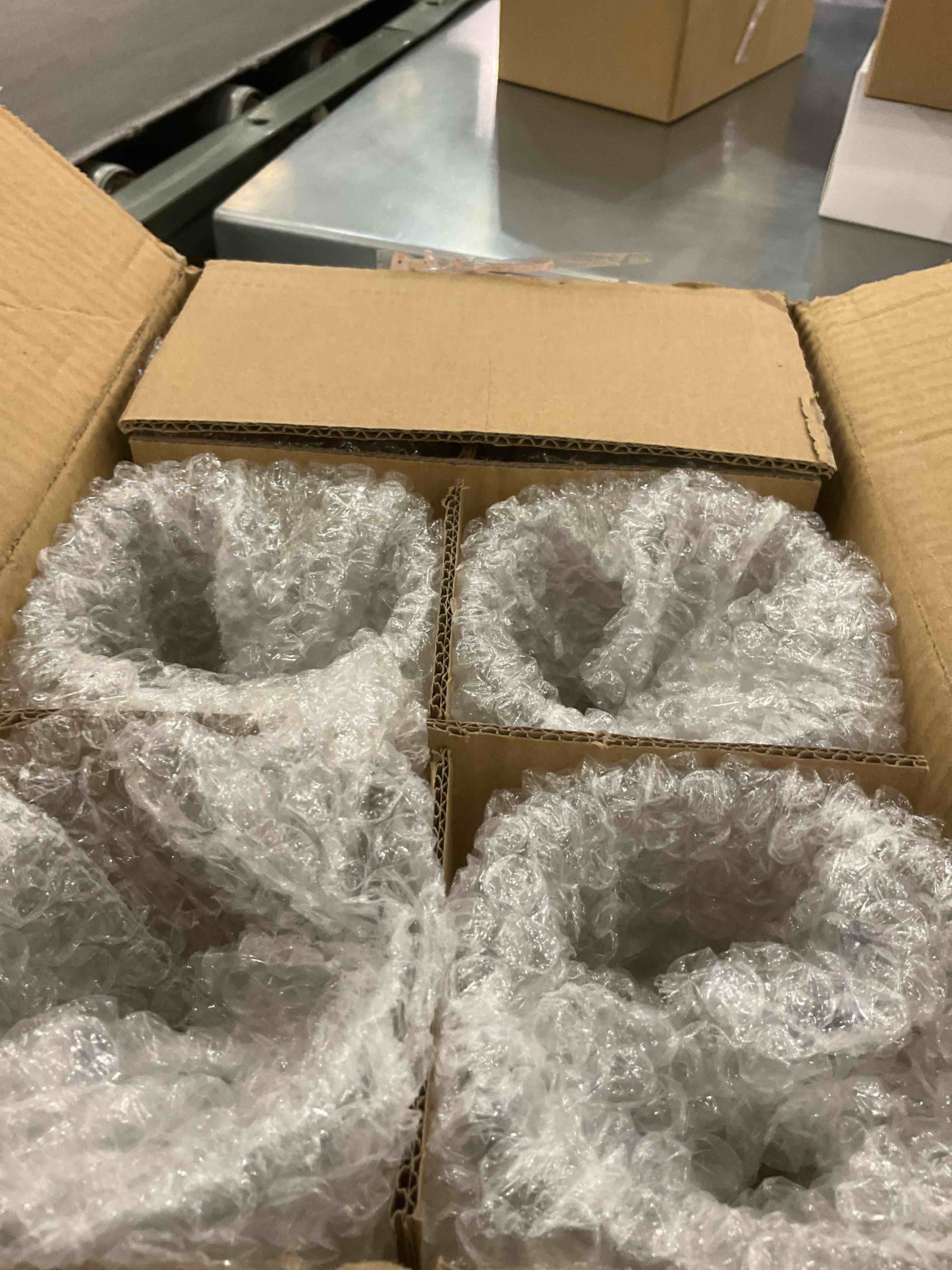 https://s3.amazonaws.com/lotting-images-prod/BargainHunt/EXS01678433_1714575591272.jpeg