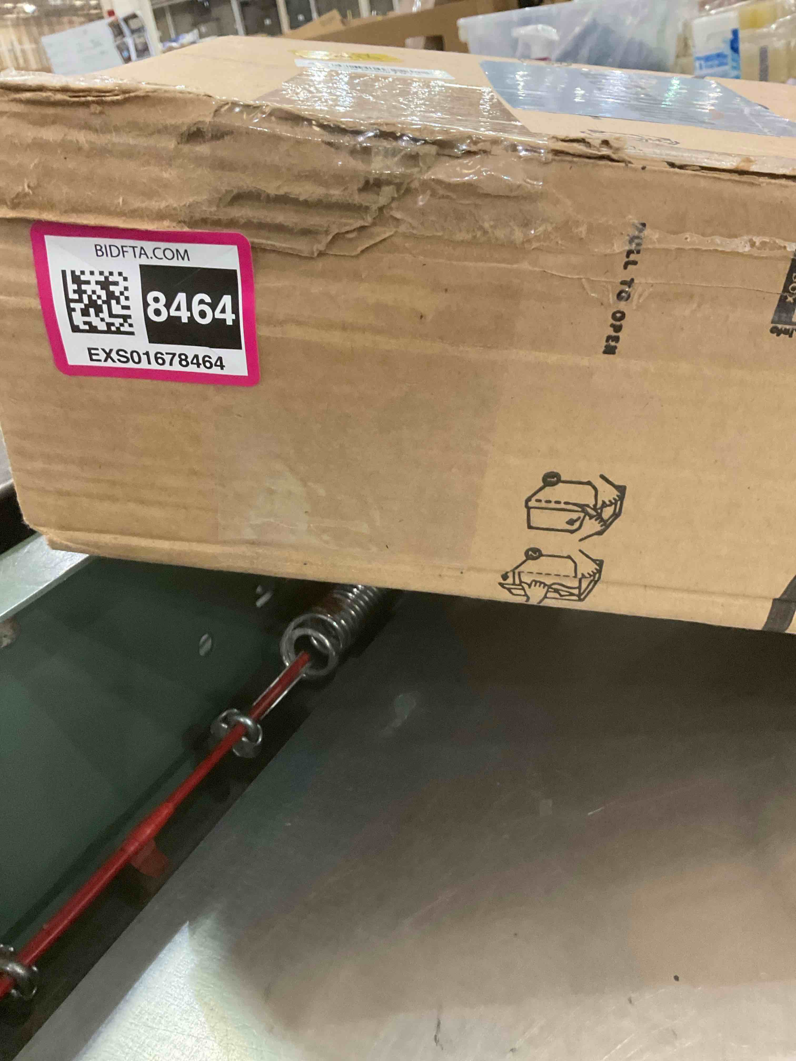 https://s3.amazonaws.com/lotting-images-prod/BargainHunt/EXS01678464_1714578333159.jpeg