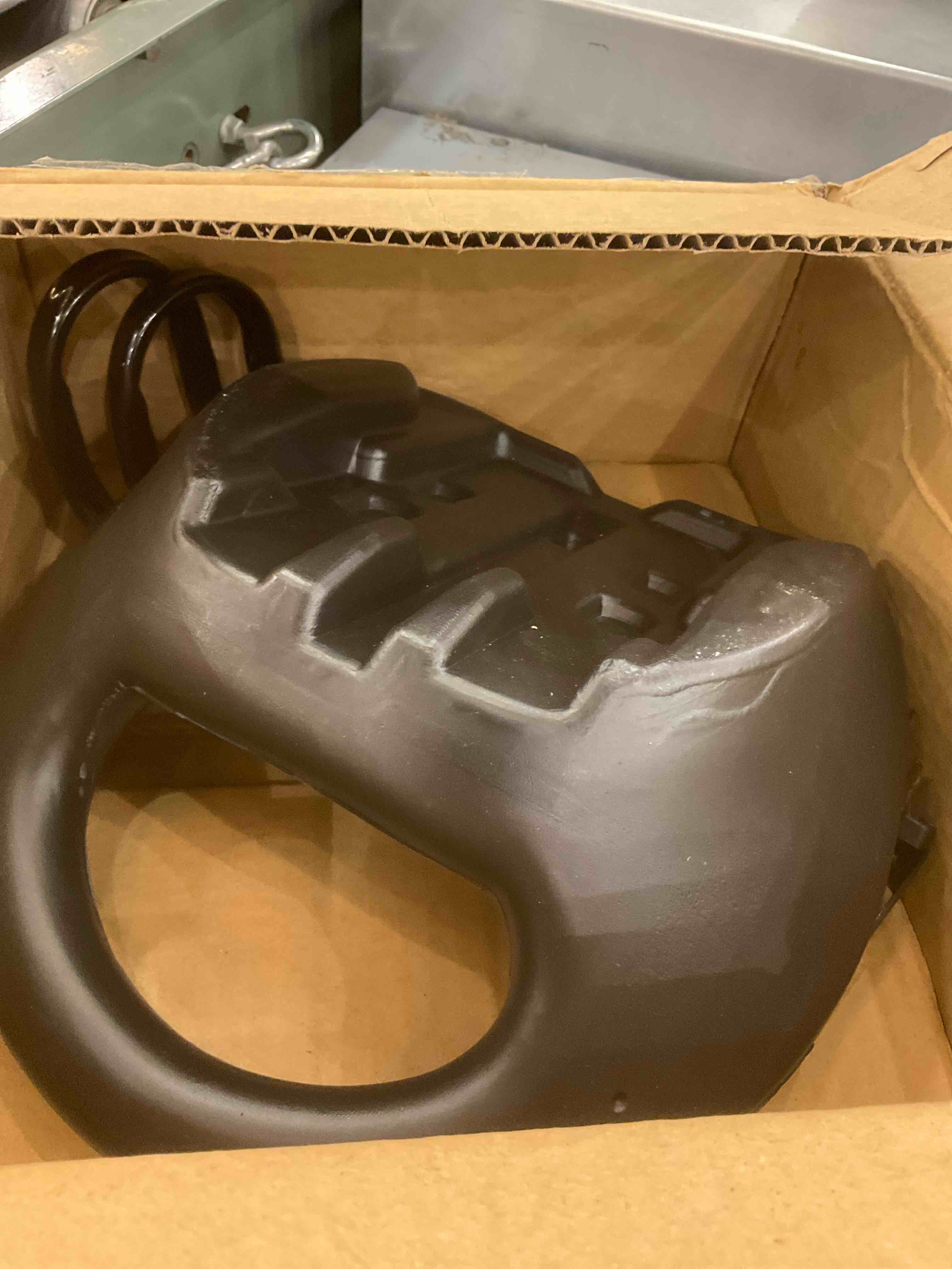 https://s3.amazonaws.com/lotting-images-prod/BargainHunt/EXS01678467_1714581782187.jpeg
